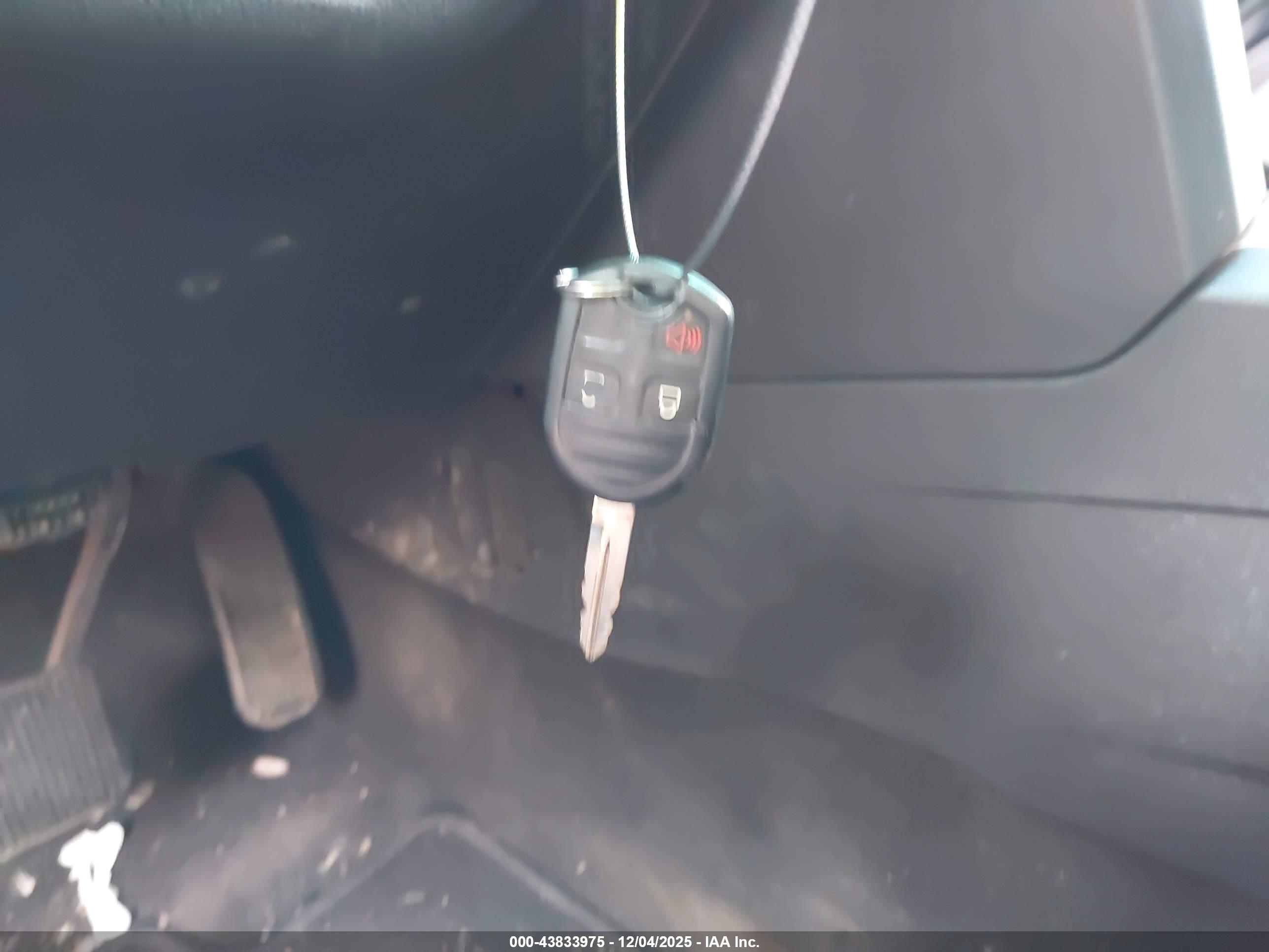 FORD EXPLORER image 11