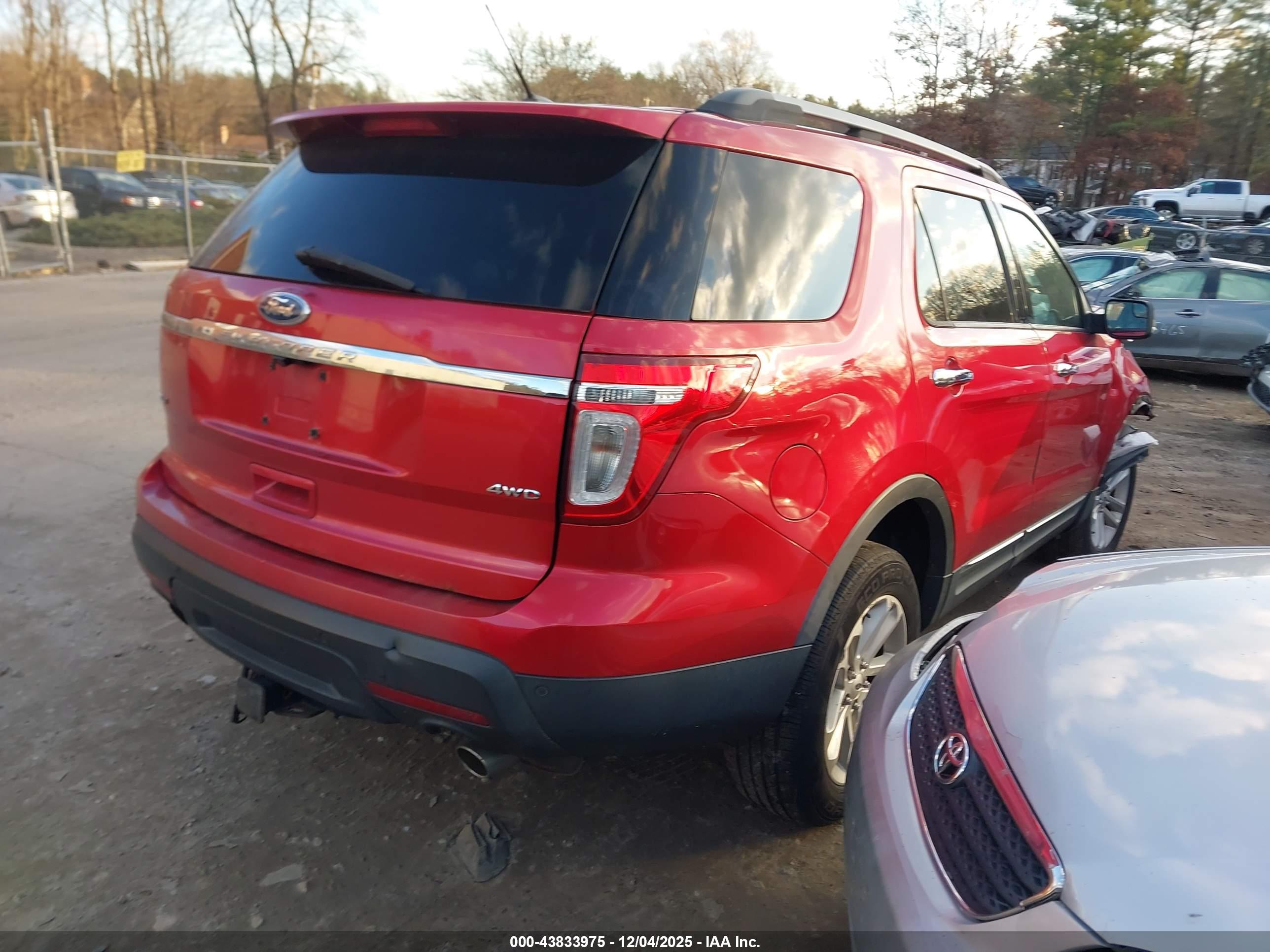 FORD EXPLORER image 4