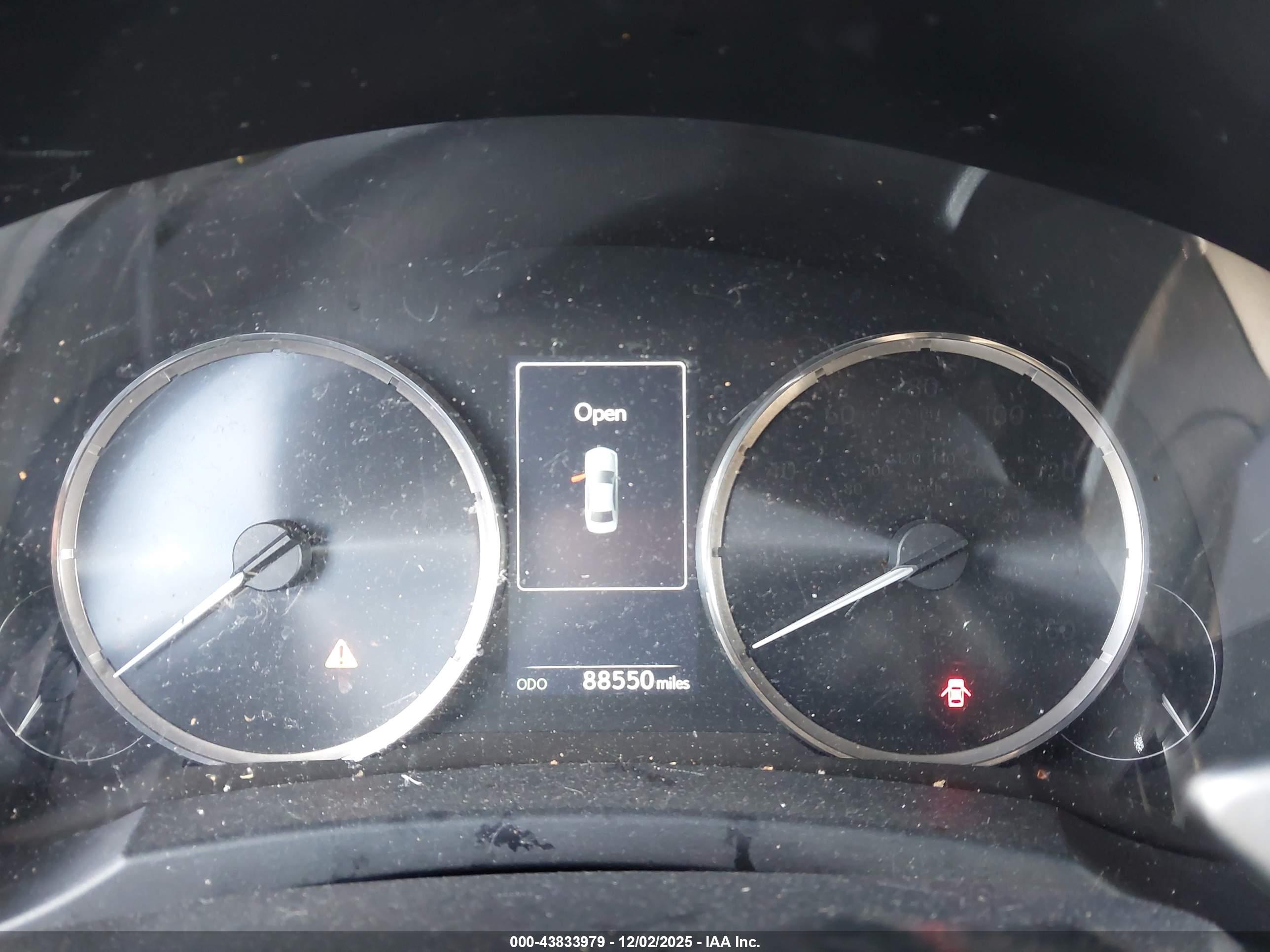LEXUS IS image 7