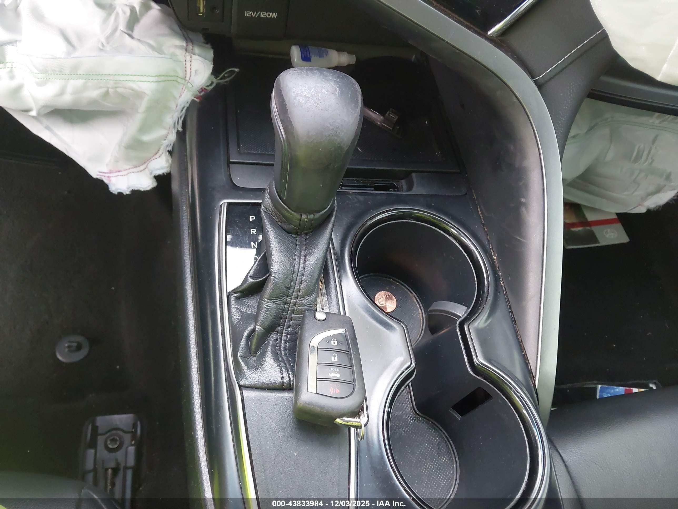 TOYOTA CAMRY image 11