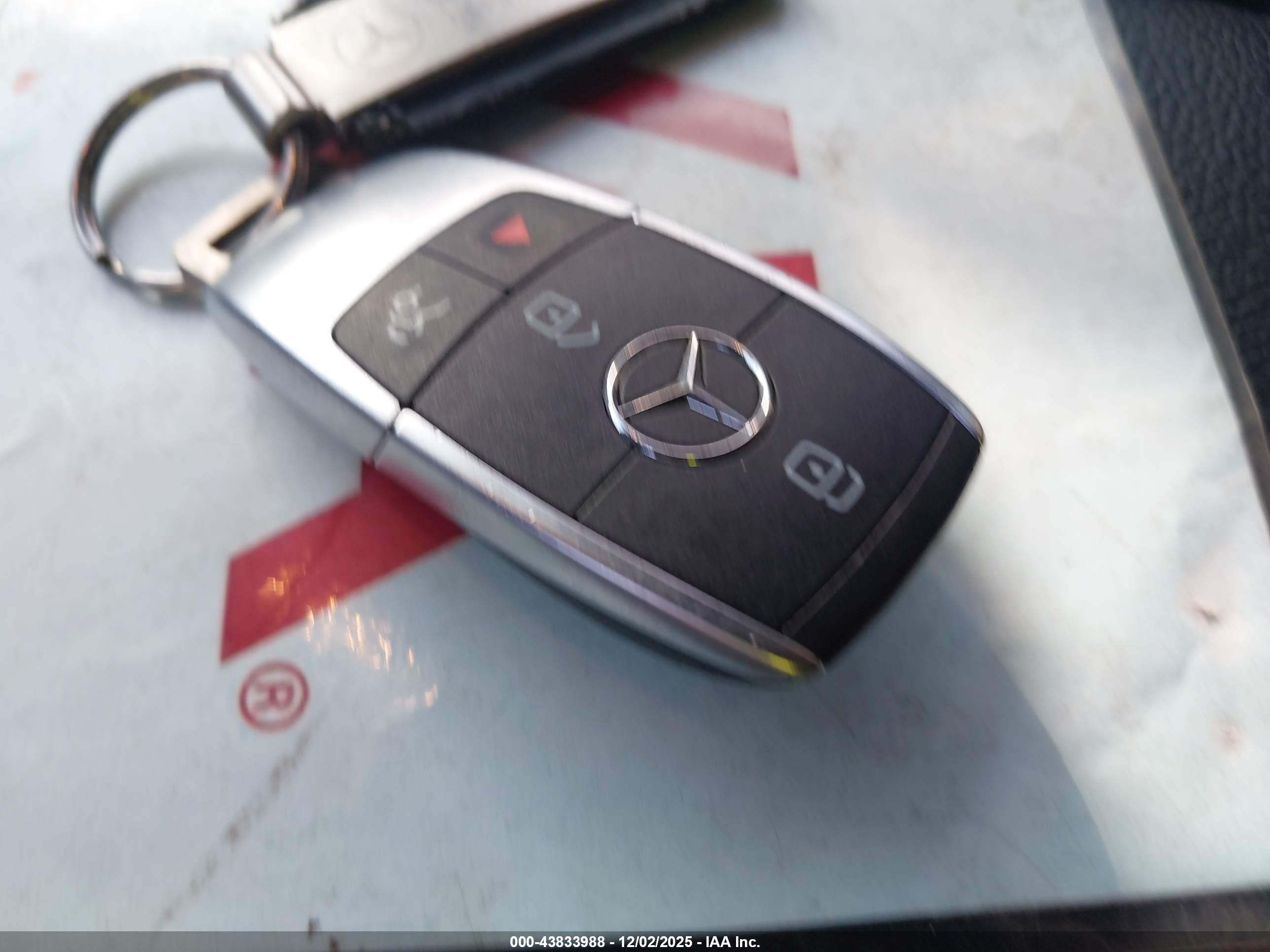 MERCEDES-BENZ GLE image 11
