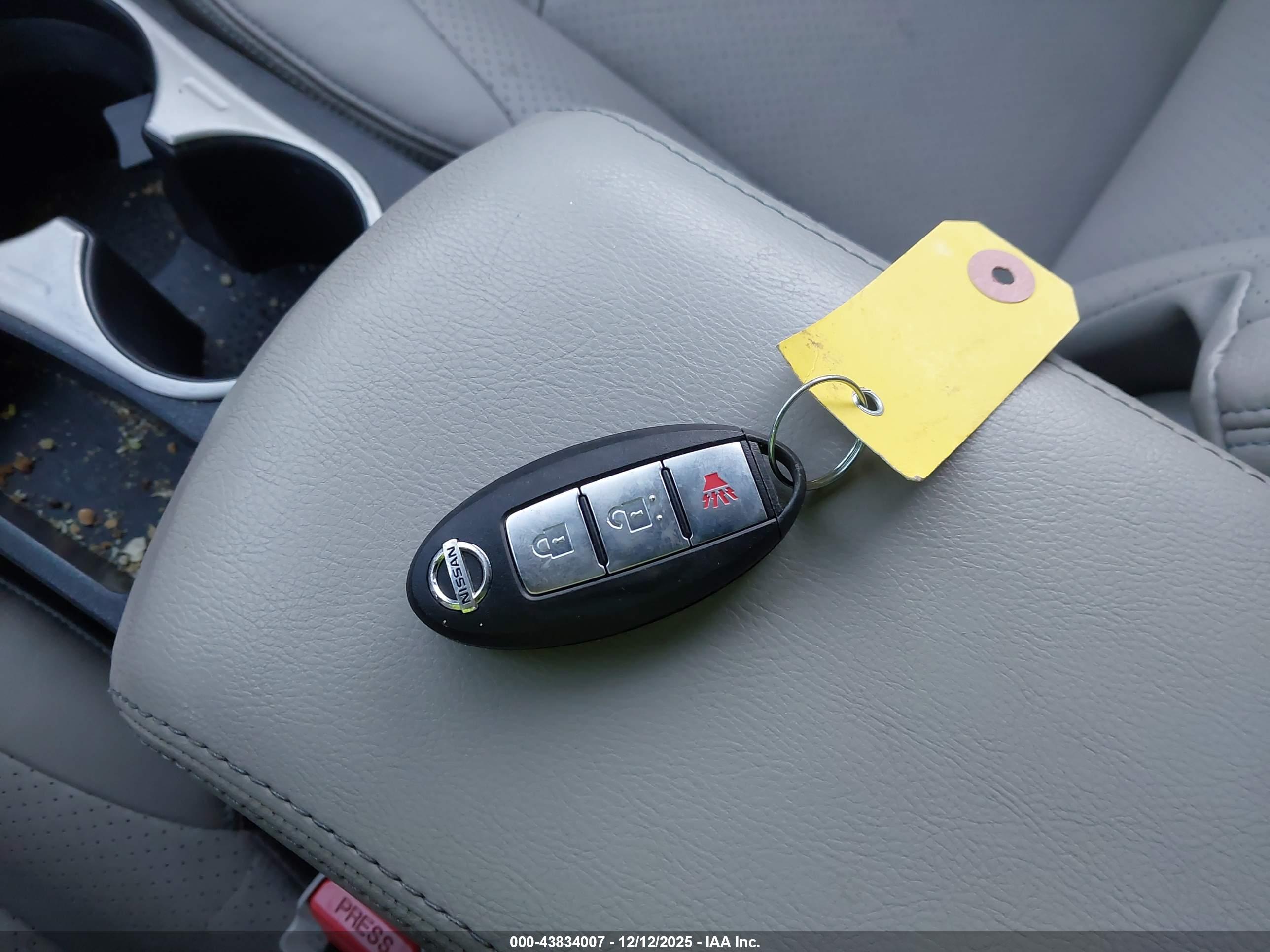 NISSAN ROGUE image 11