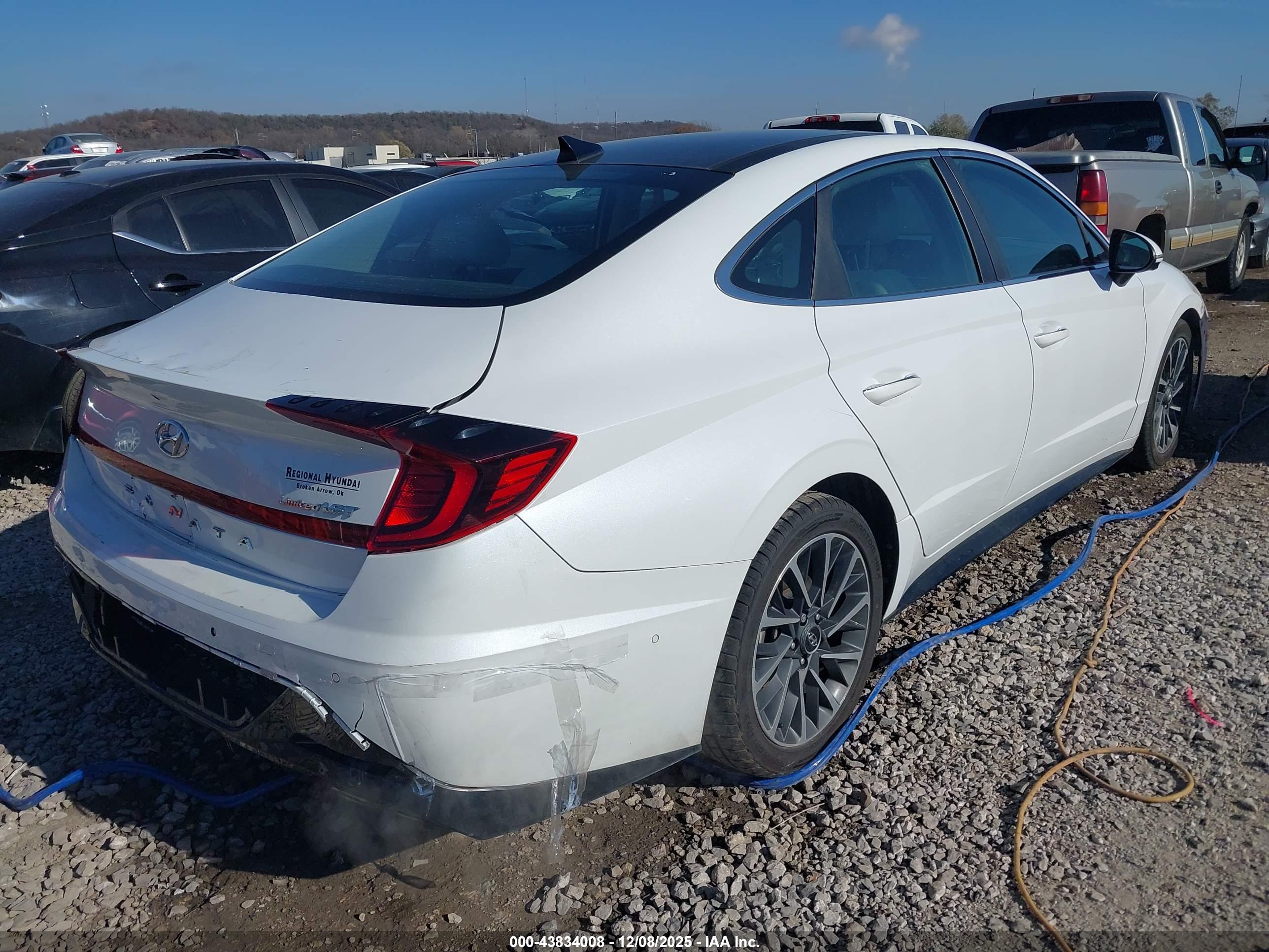 HYUNDAI SONATA image 4