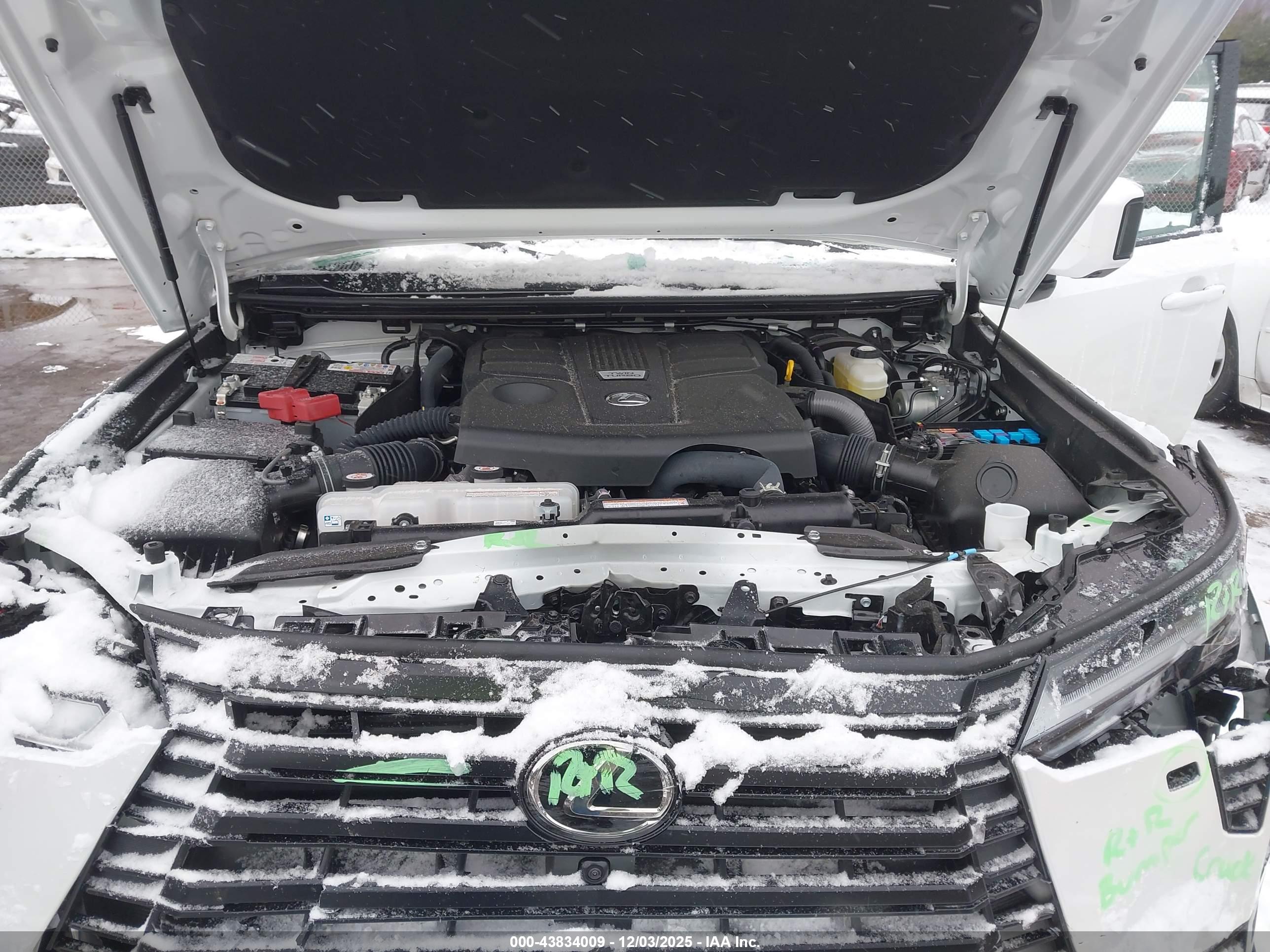 LEXUS GX image 10