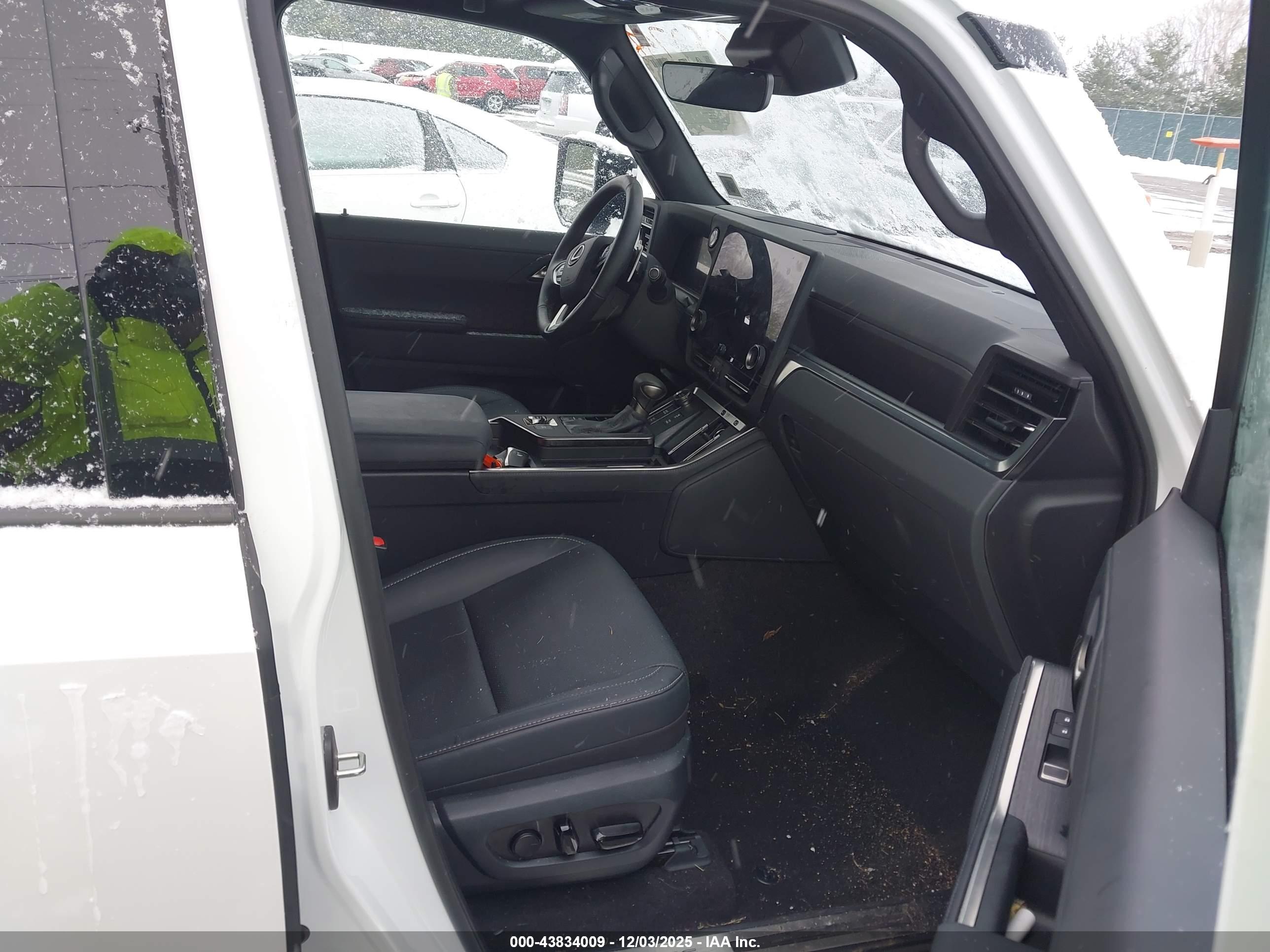 LEXUS GX image 5