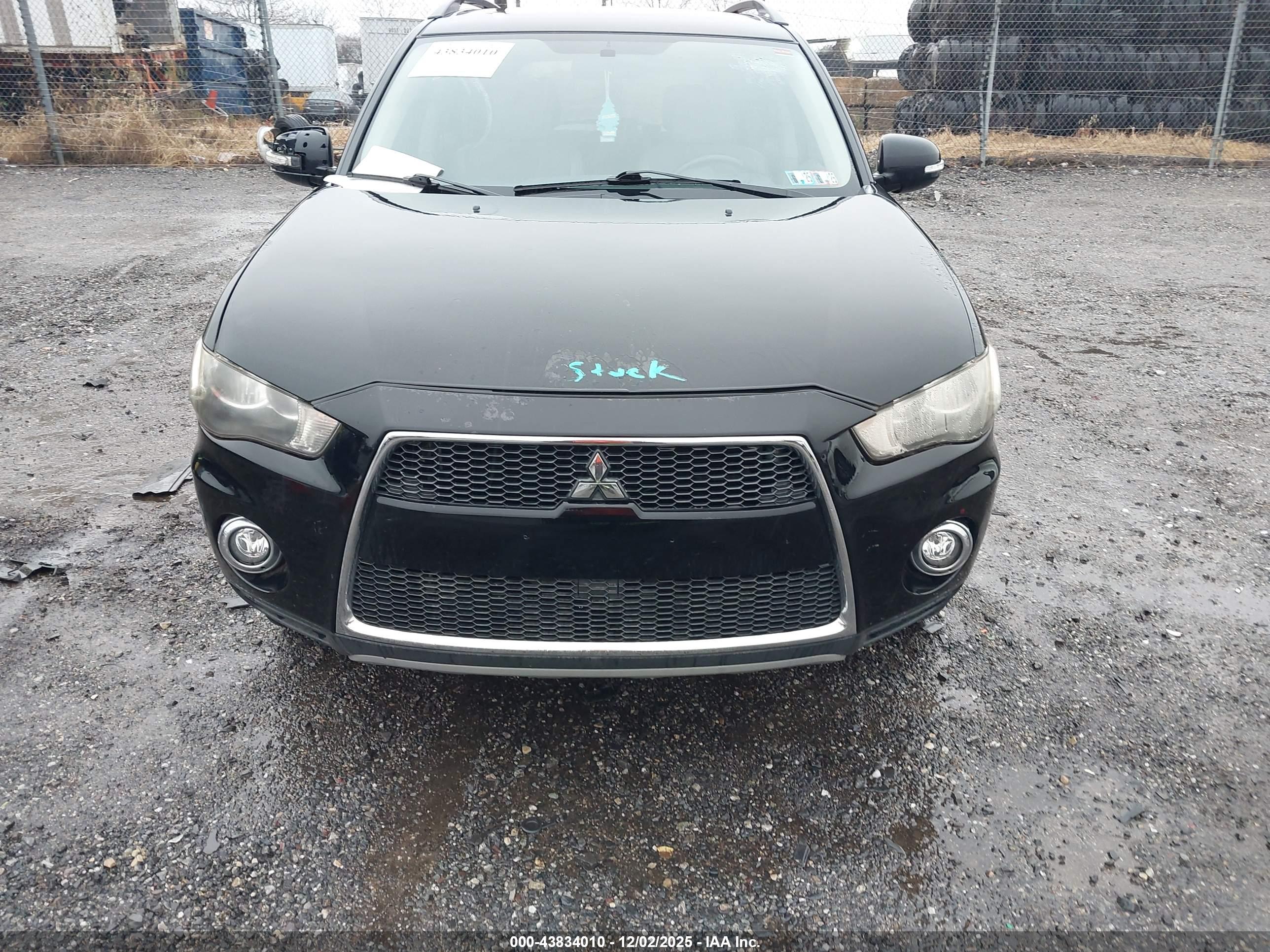 MITSUBISHI OUTLANDER image 10