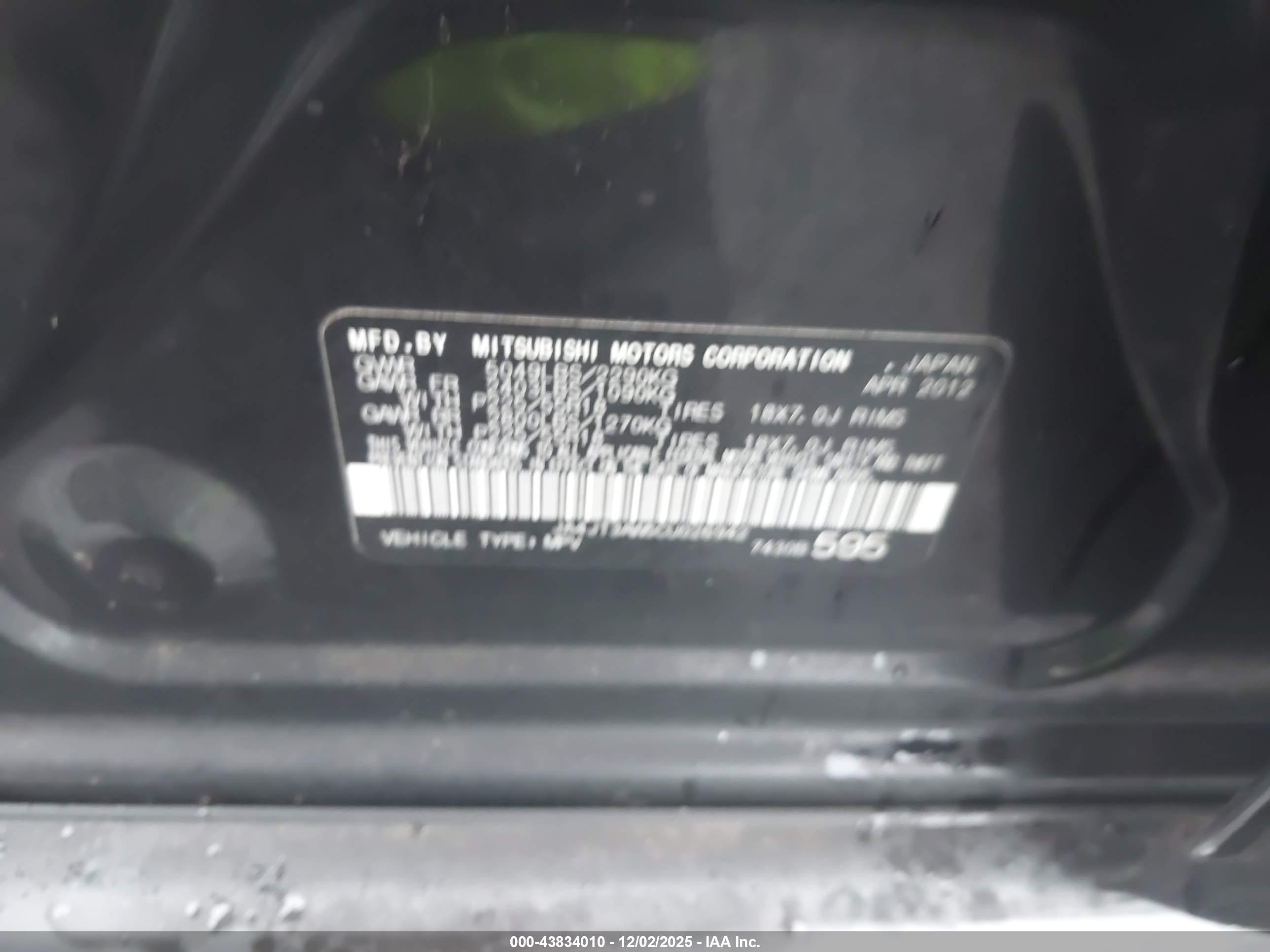 MITSUBISHI OUTLANDER image 9