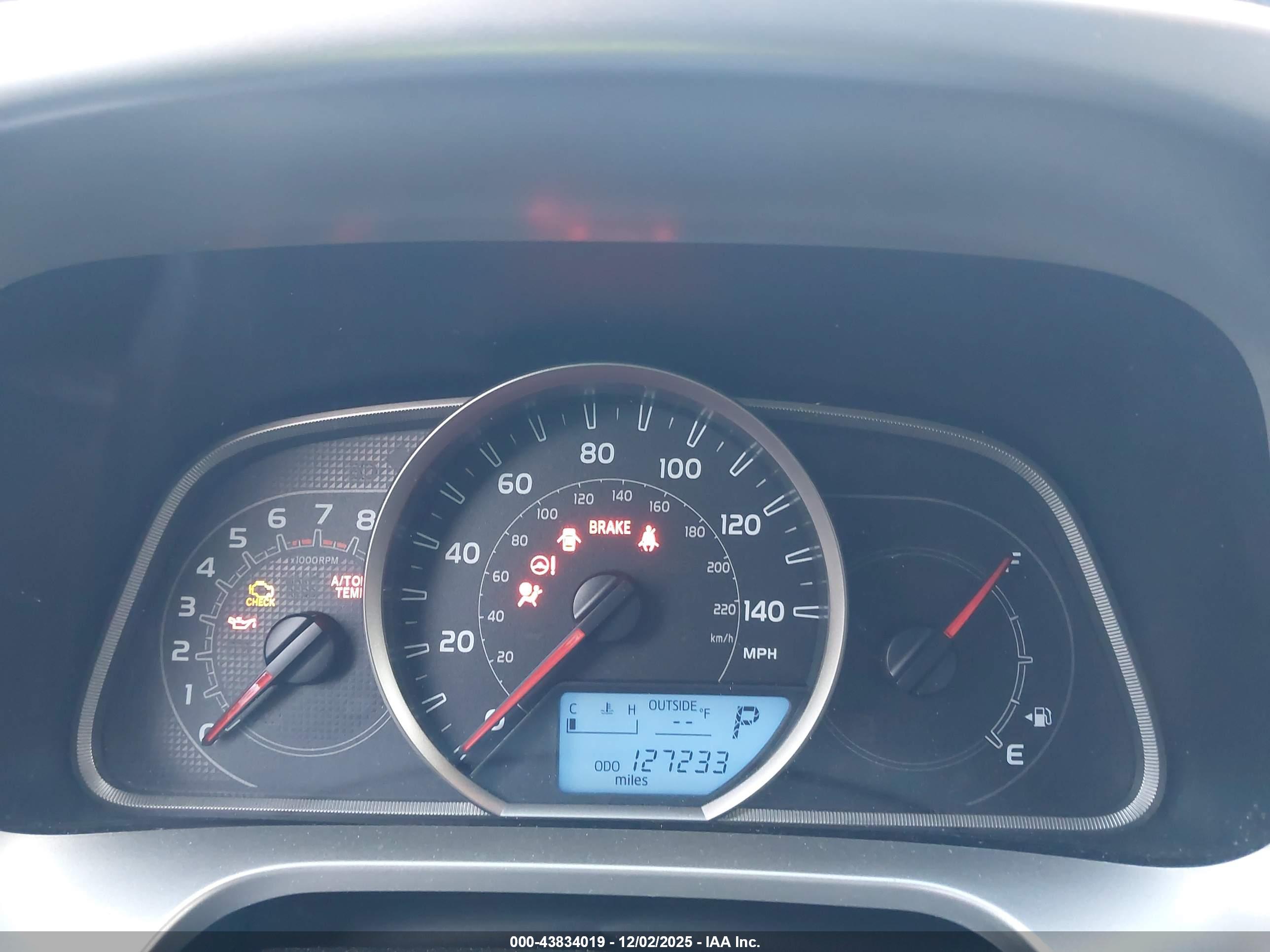 TOYOTA RAV4 image 7