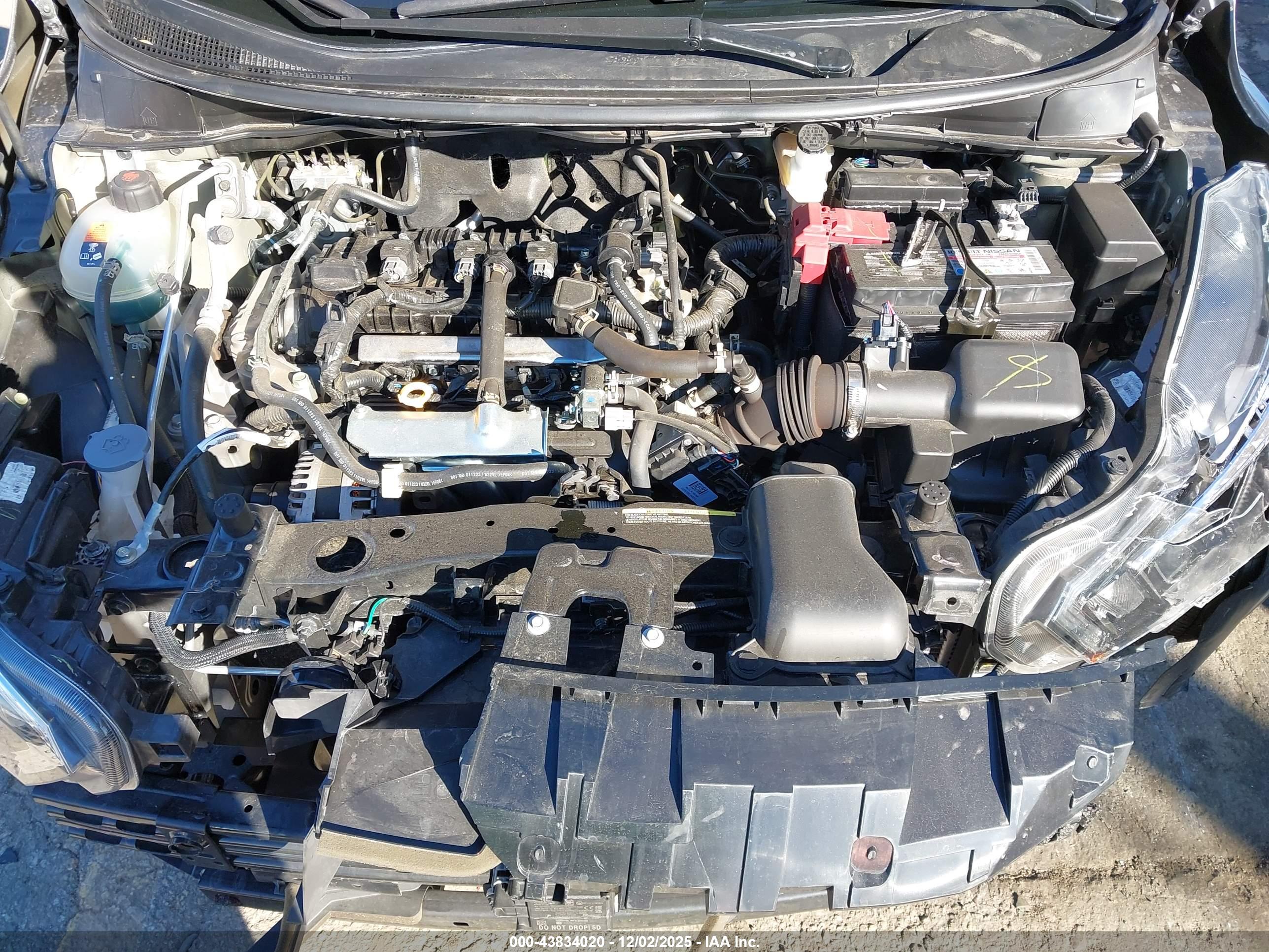 NISSAN VERSA image 10