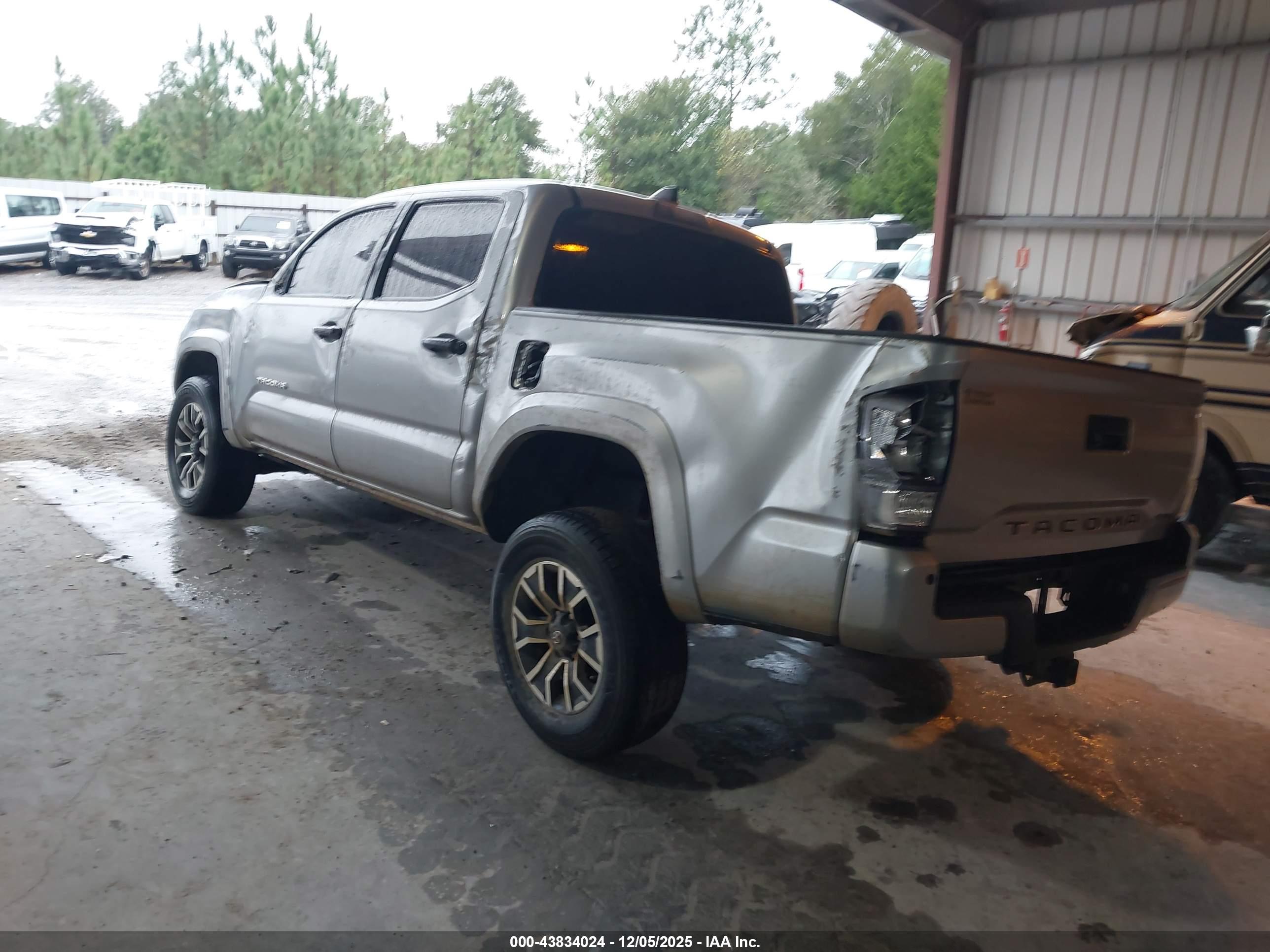 TOYOTA TACOMA image 3