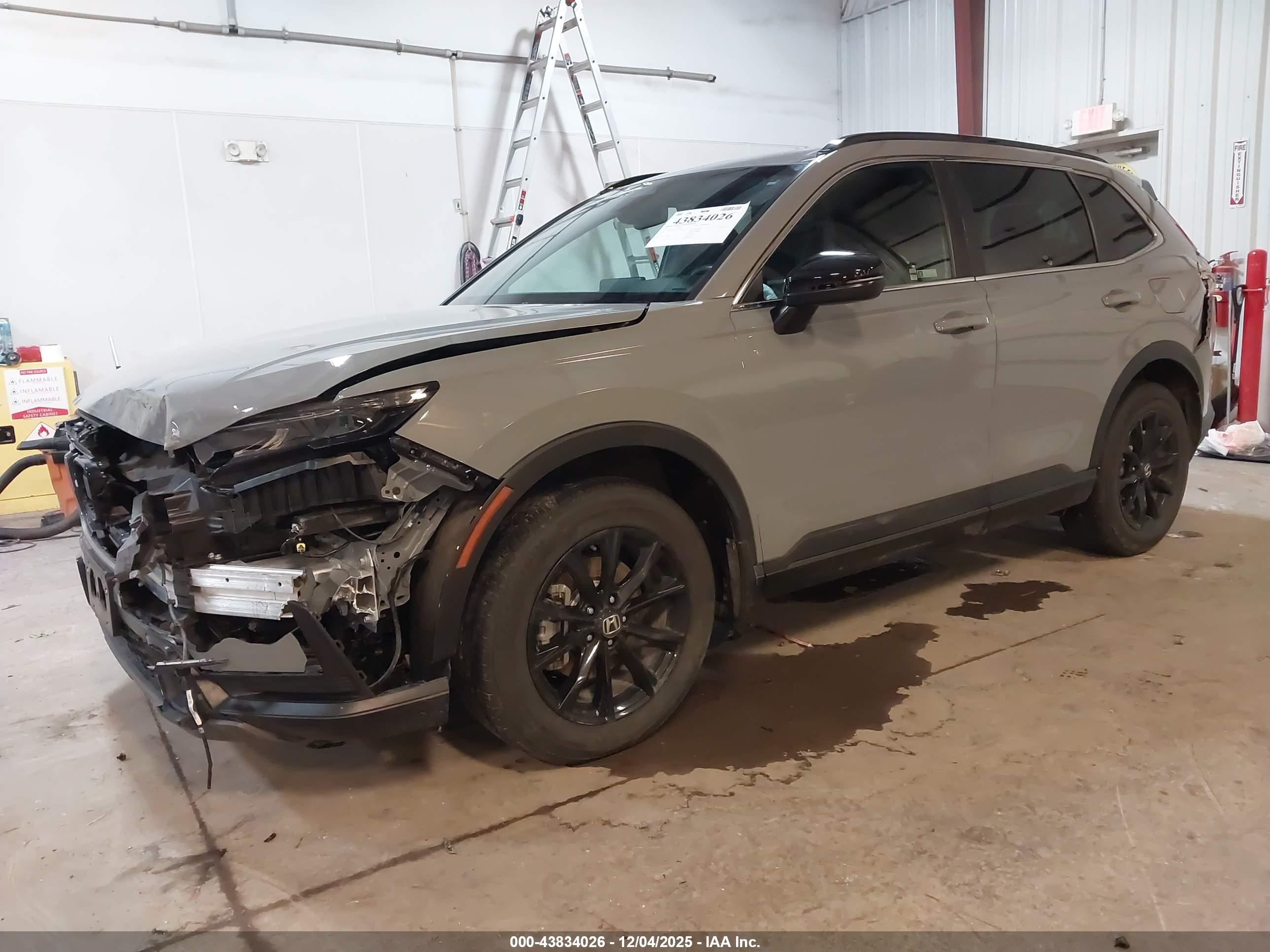 HONDA CR-V image 2