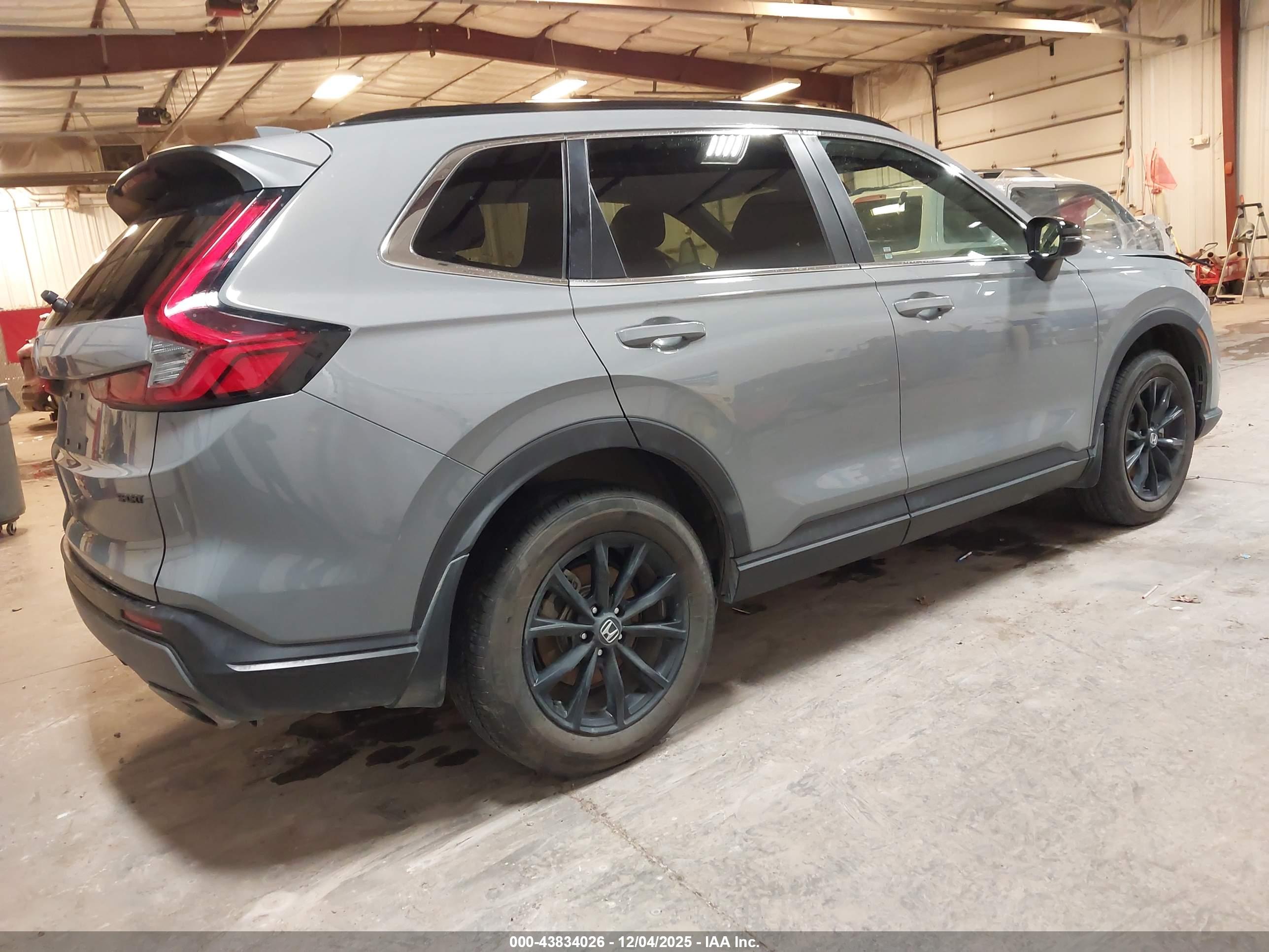 HONDA CR-V image 4