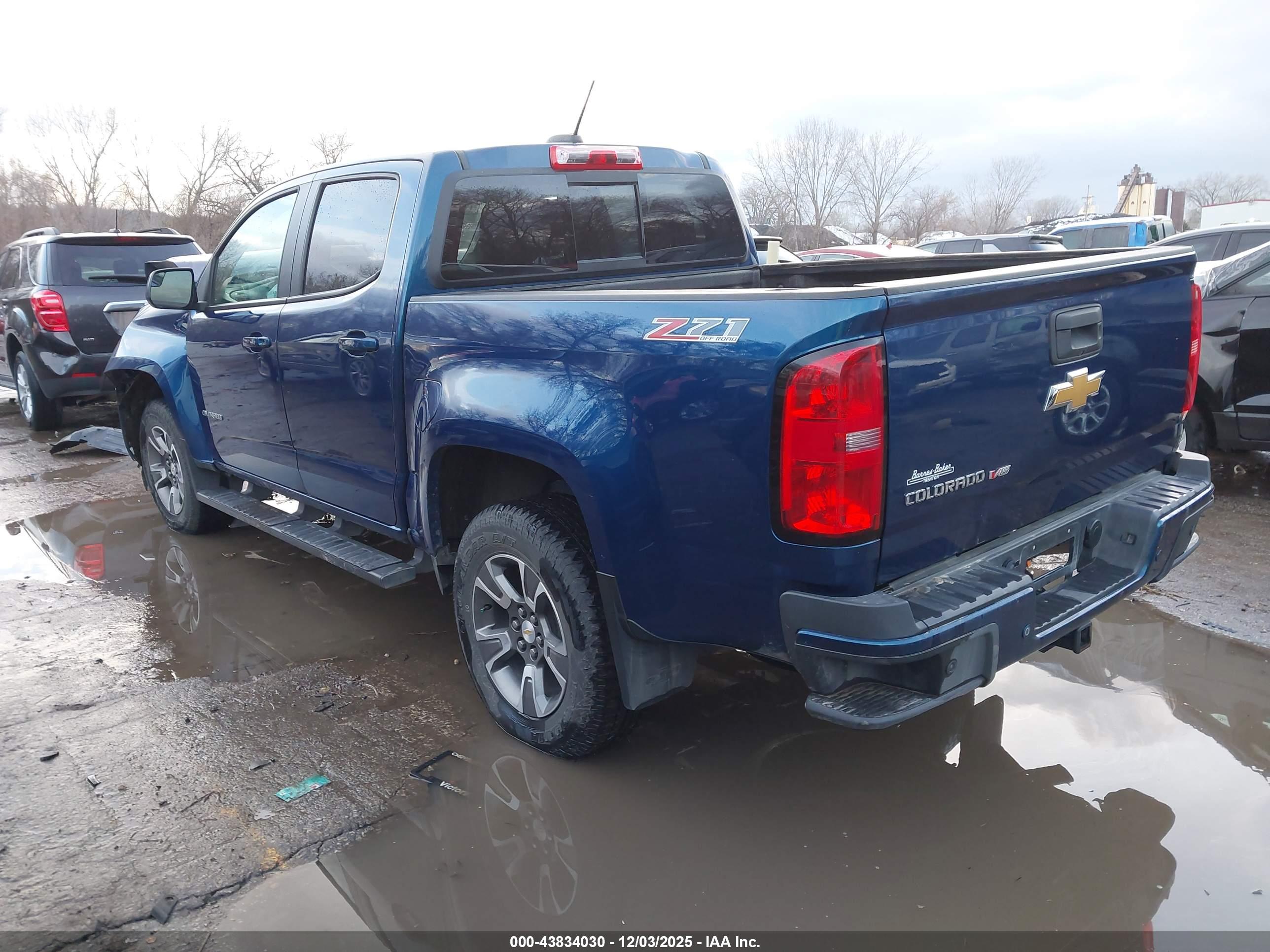 CHEVROLET COLORADO image 3