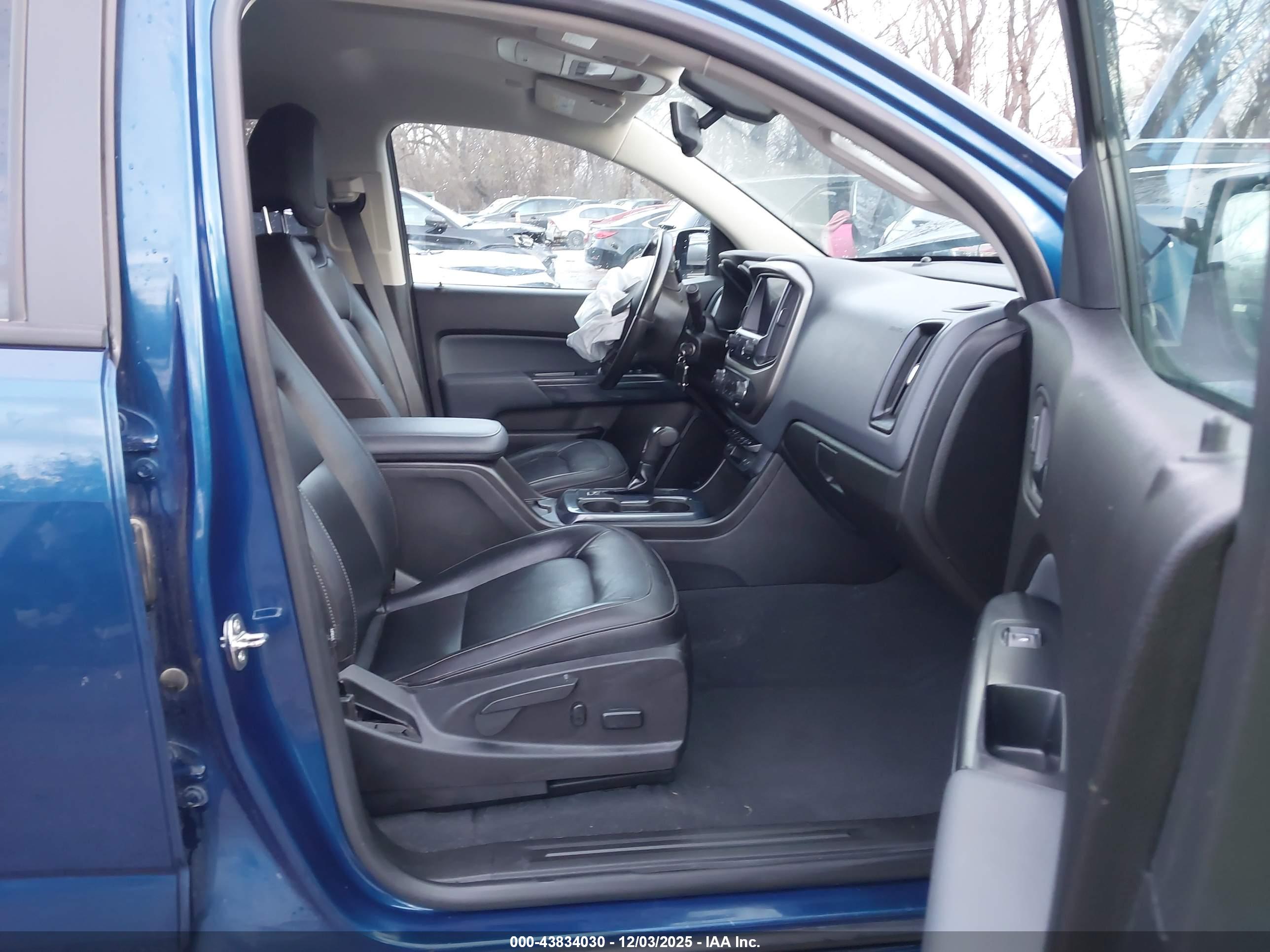CHEVROLET COLORADO image 5