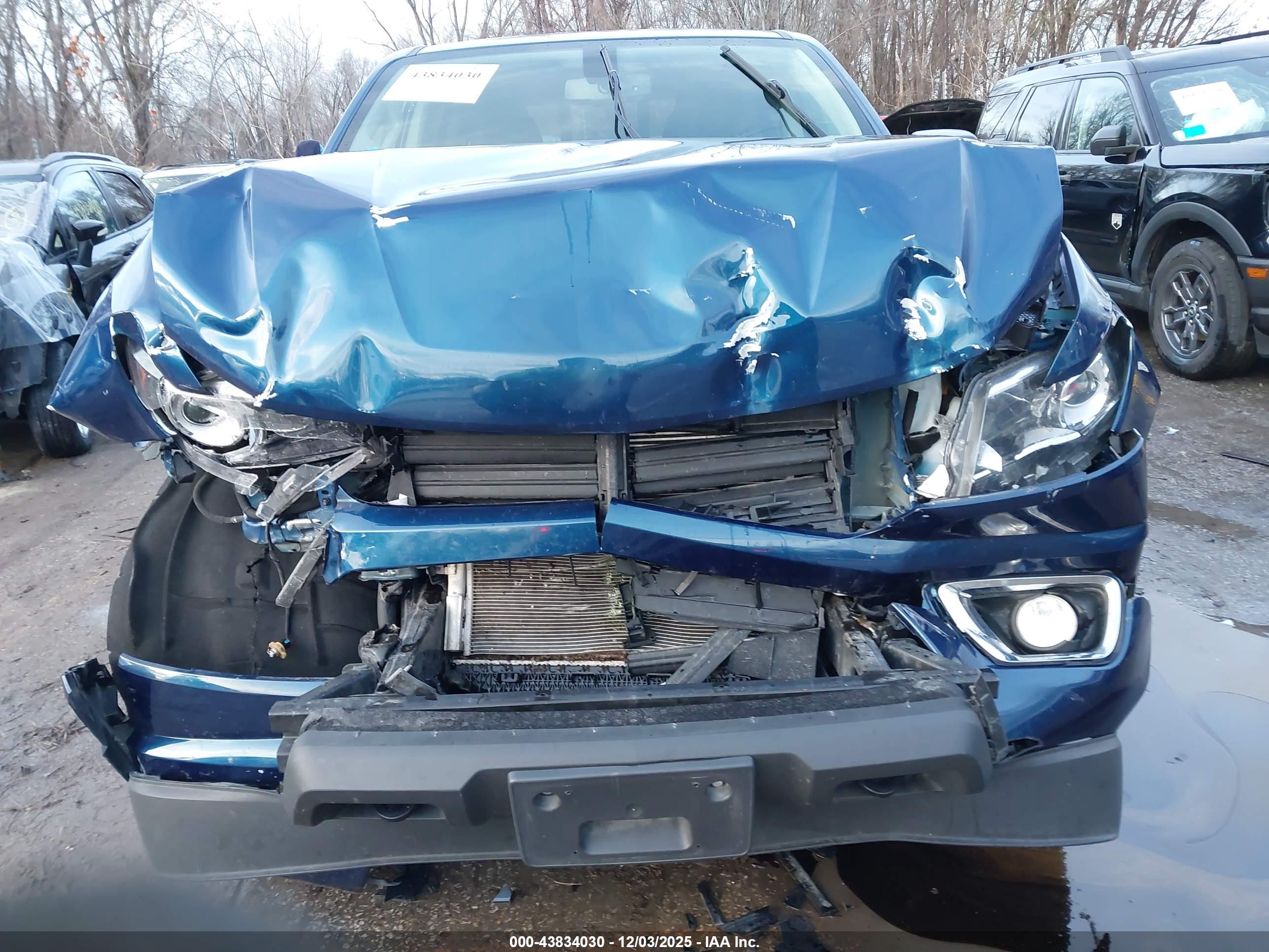 CHEVROLET COLORADO image 6