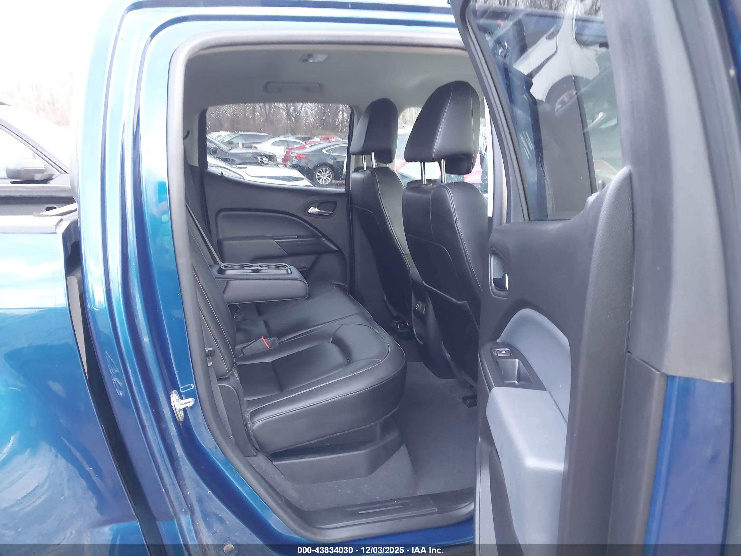 CHEVROLET COLORADO image 8