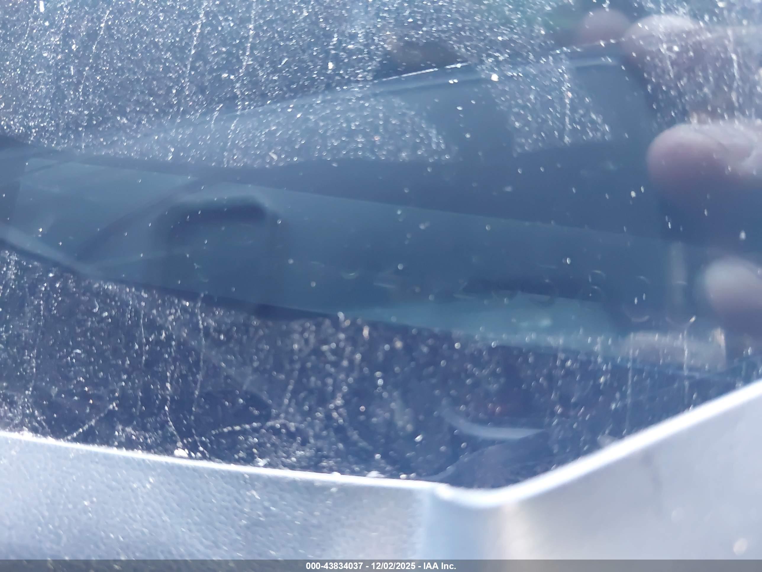 MITSUBISHI OUTLANDER image 9