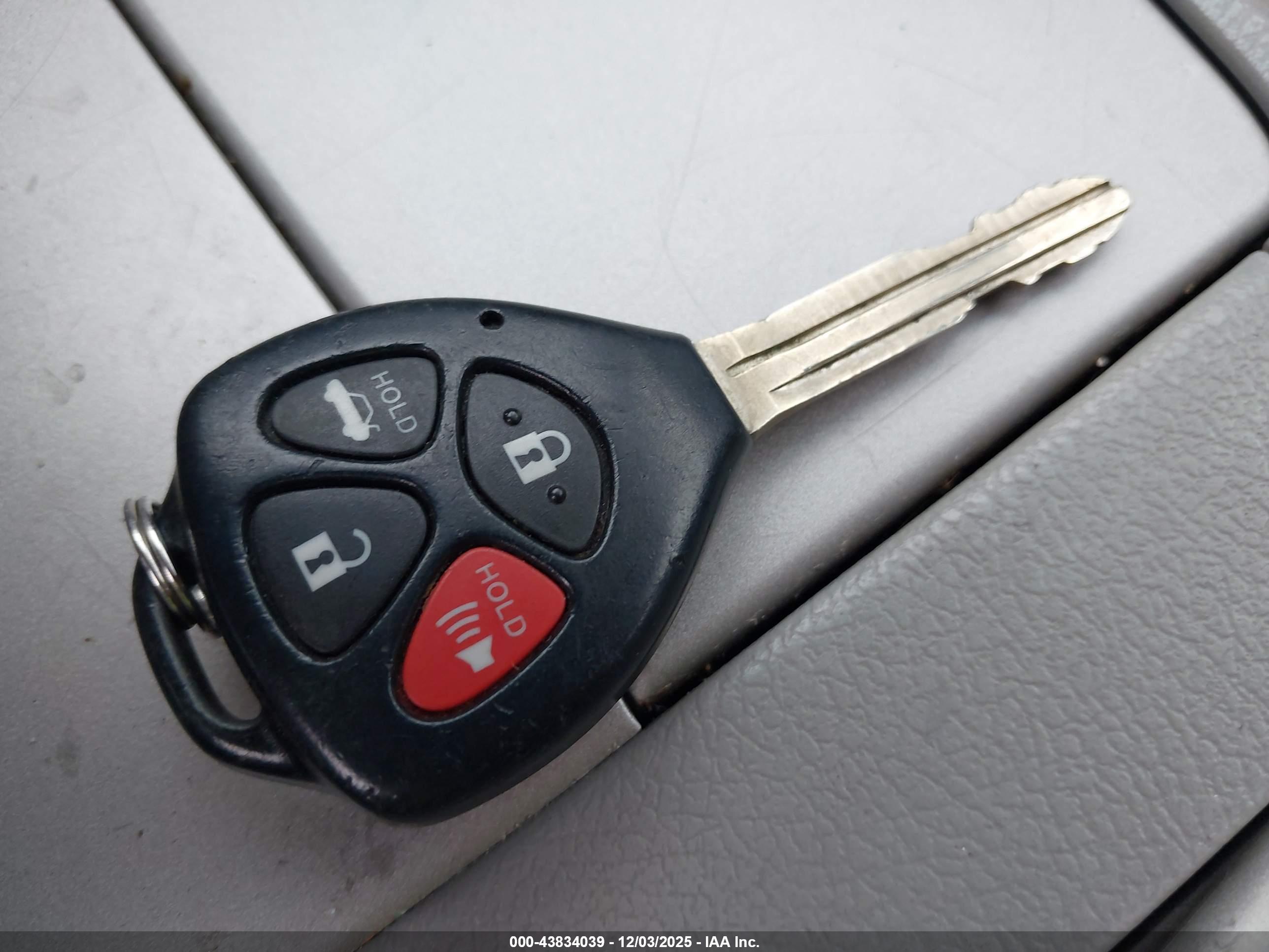 TOYOTA CAMRY image 11