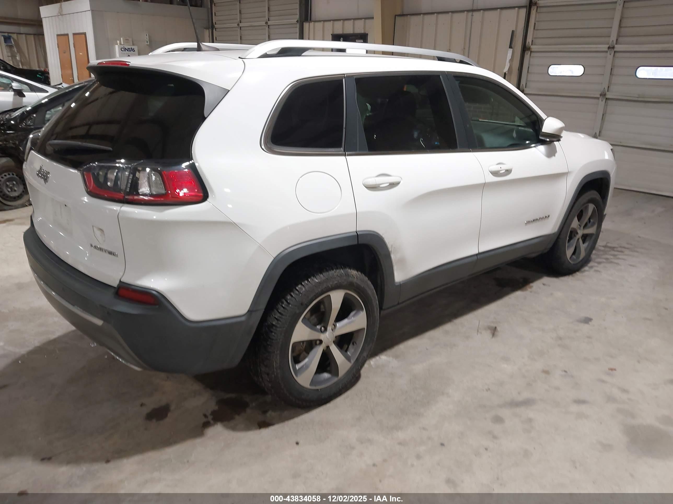 JEEP CHEROKEE image 4