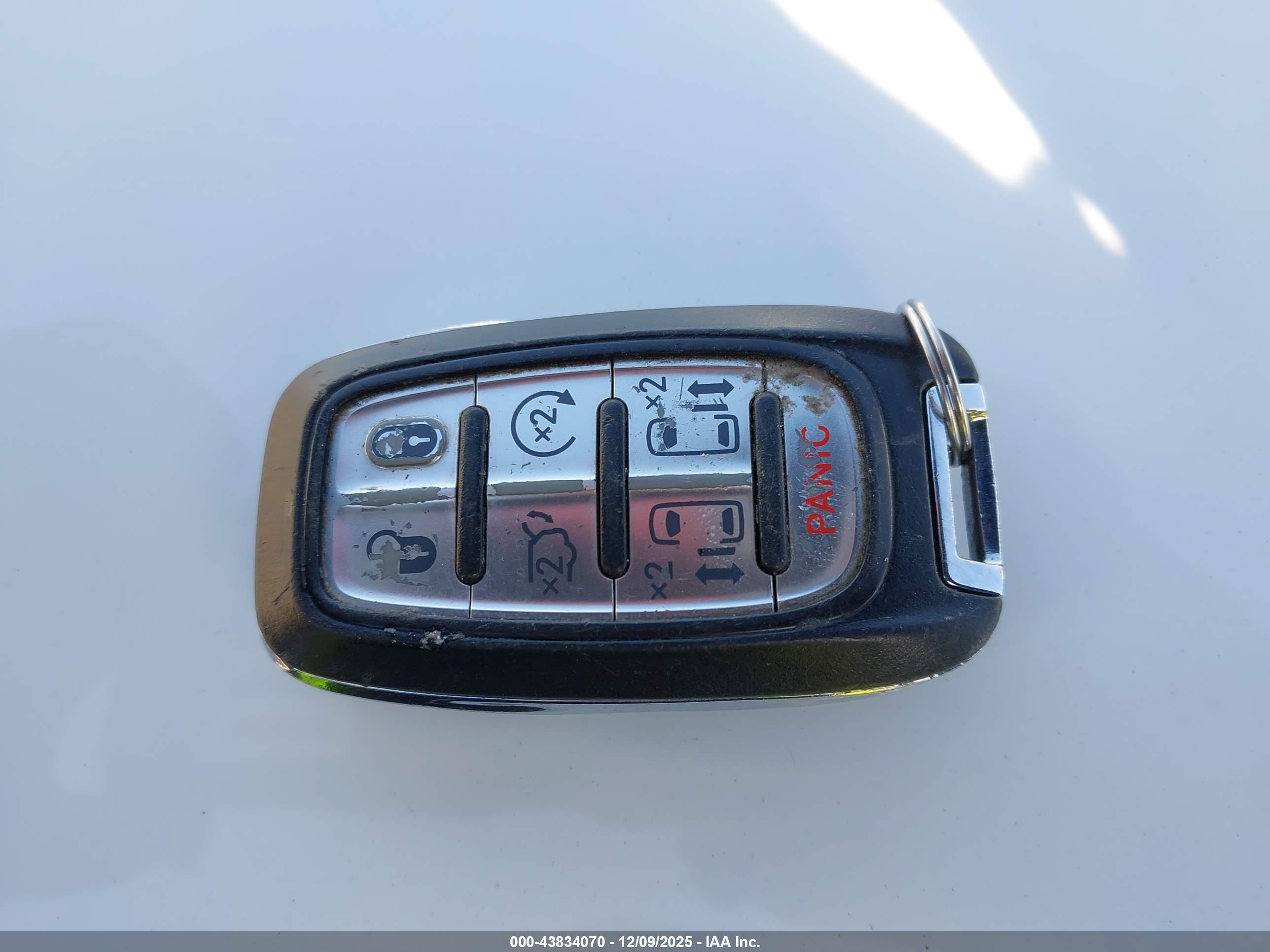 CHRYSLER PACIFICA image 11