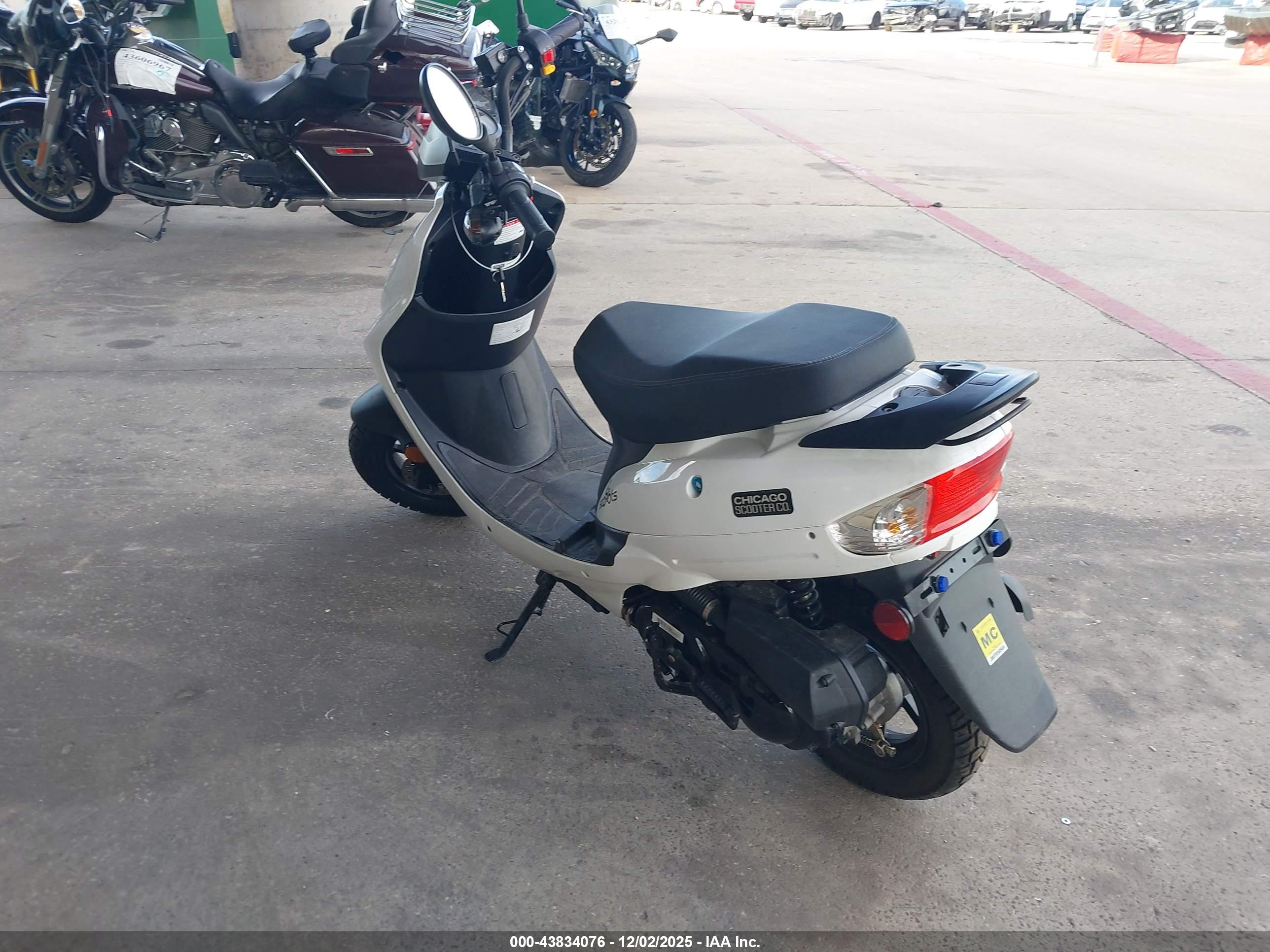 CHICAGO SCOOTER image 3