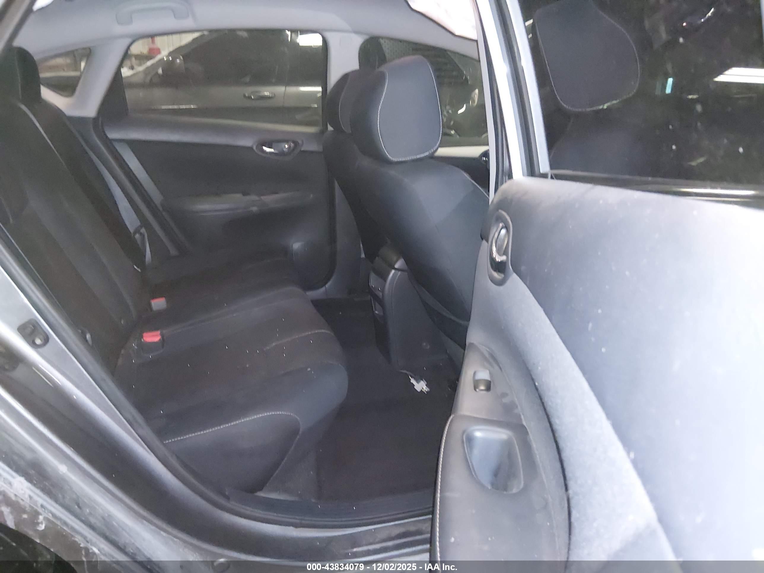 NISSAN SENTRA image 8