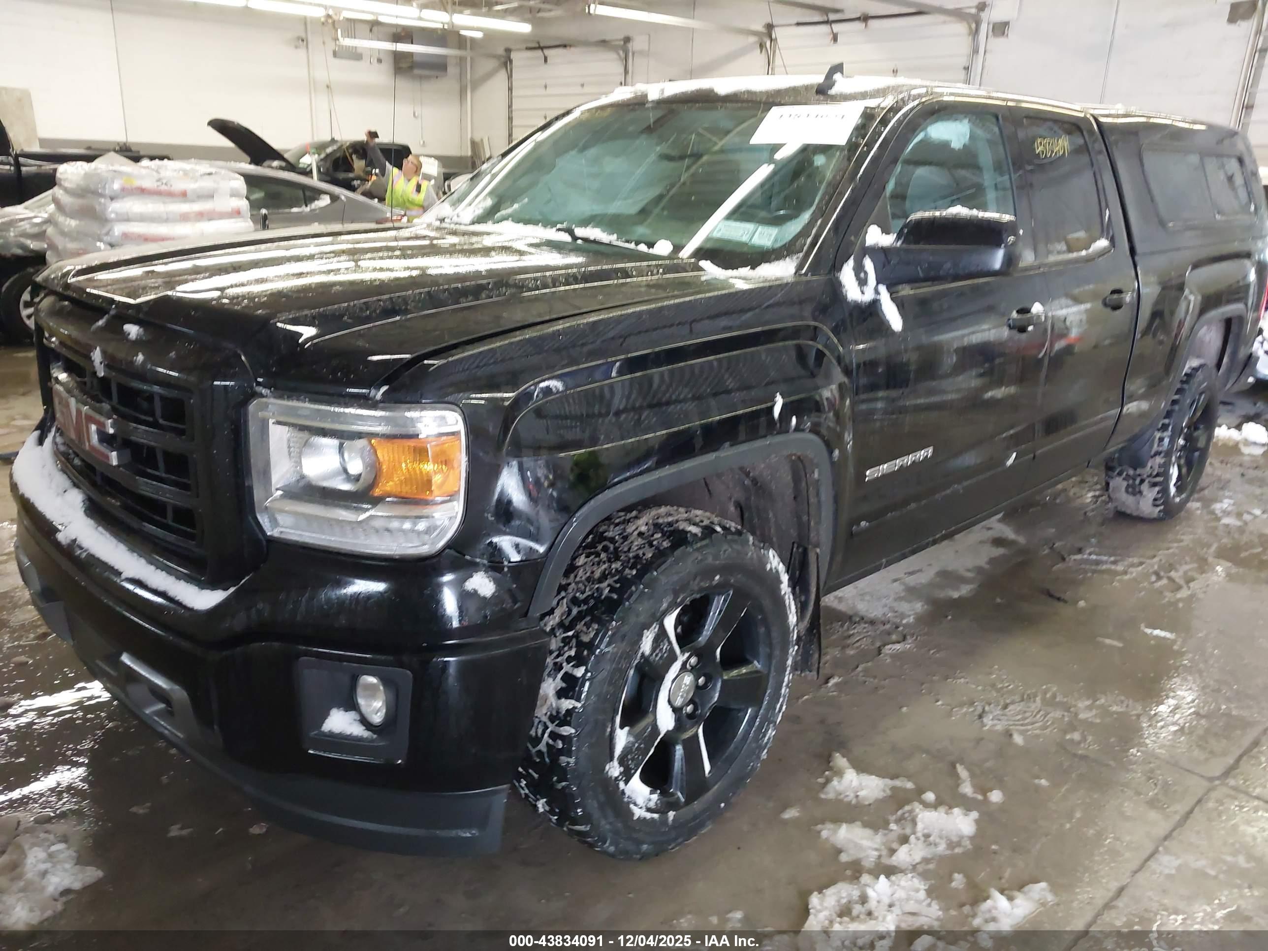 GMC SIERRA image 2