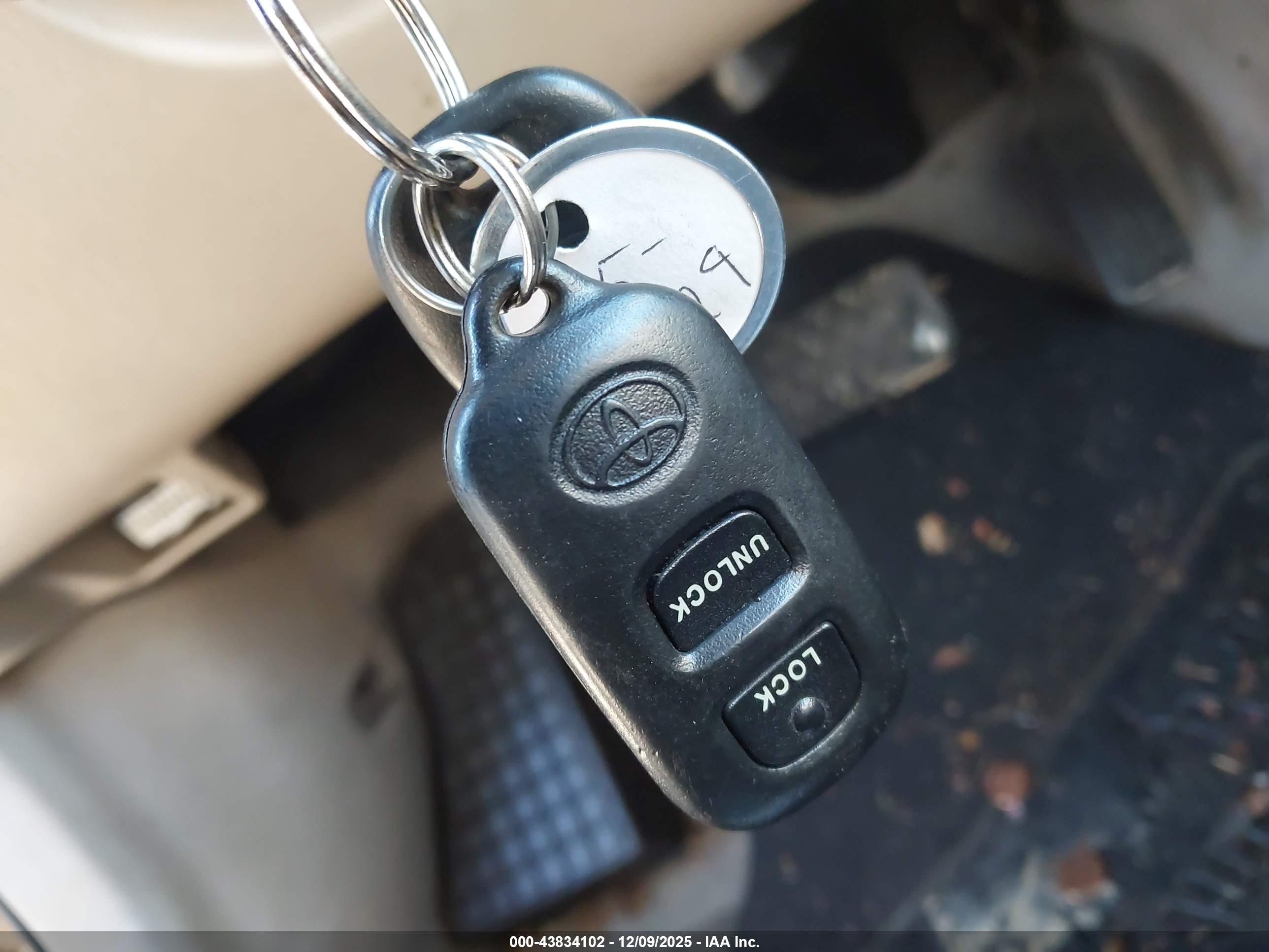TOYOTA COROLLA image 11