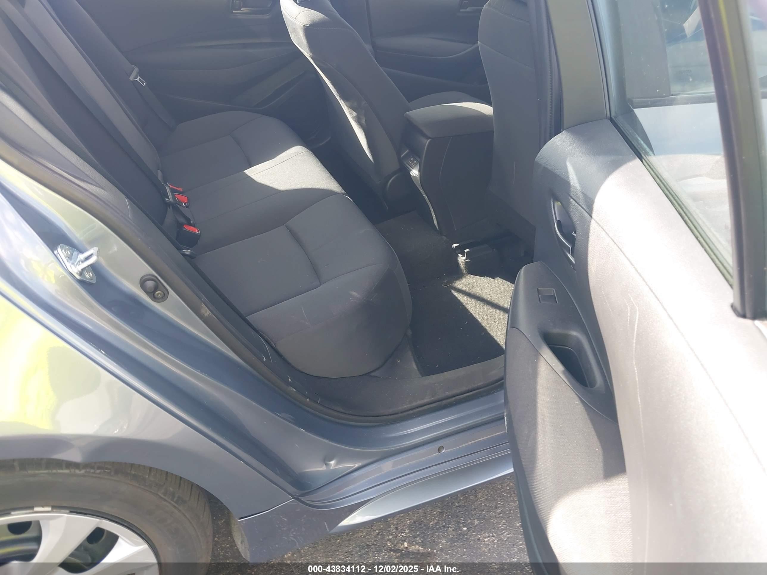 TOYOTA COROLLA image 8