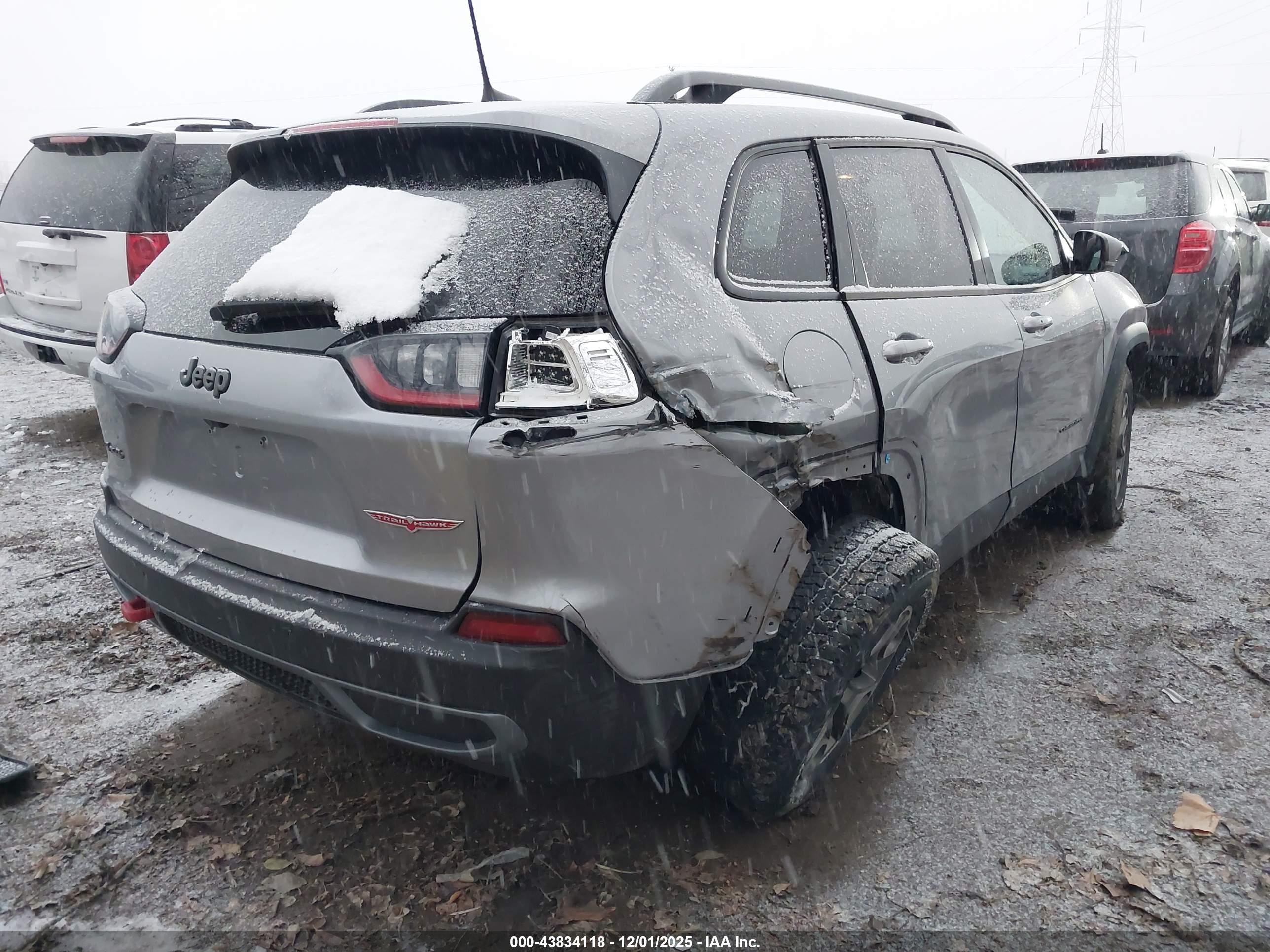 JEEP CHEROKEE image 4