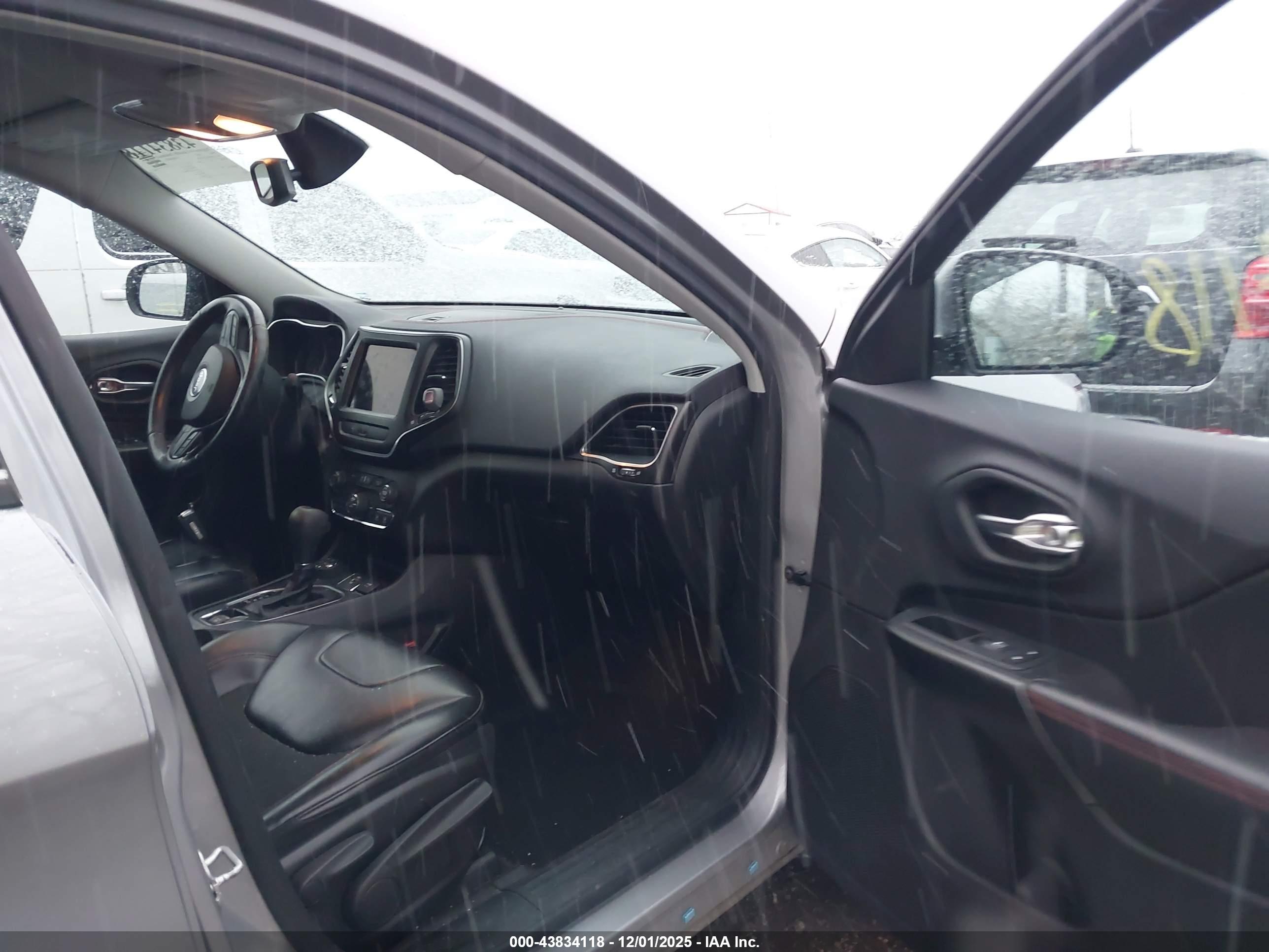 JEEP CHEROKEE image 5