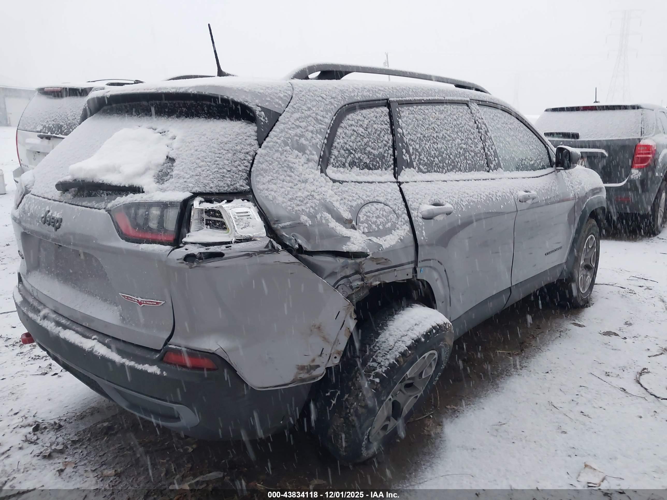 JEEP CHEROKEE image 6