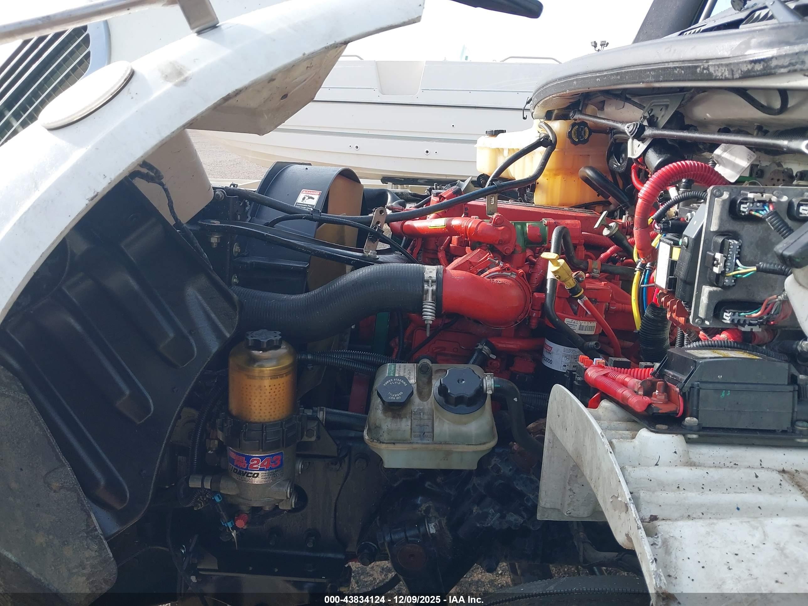 FREIGHTLINER M2 image 10