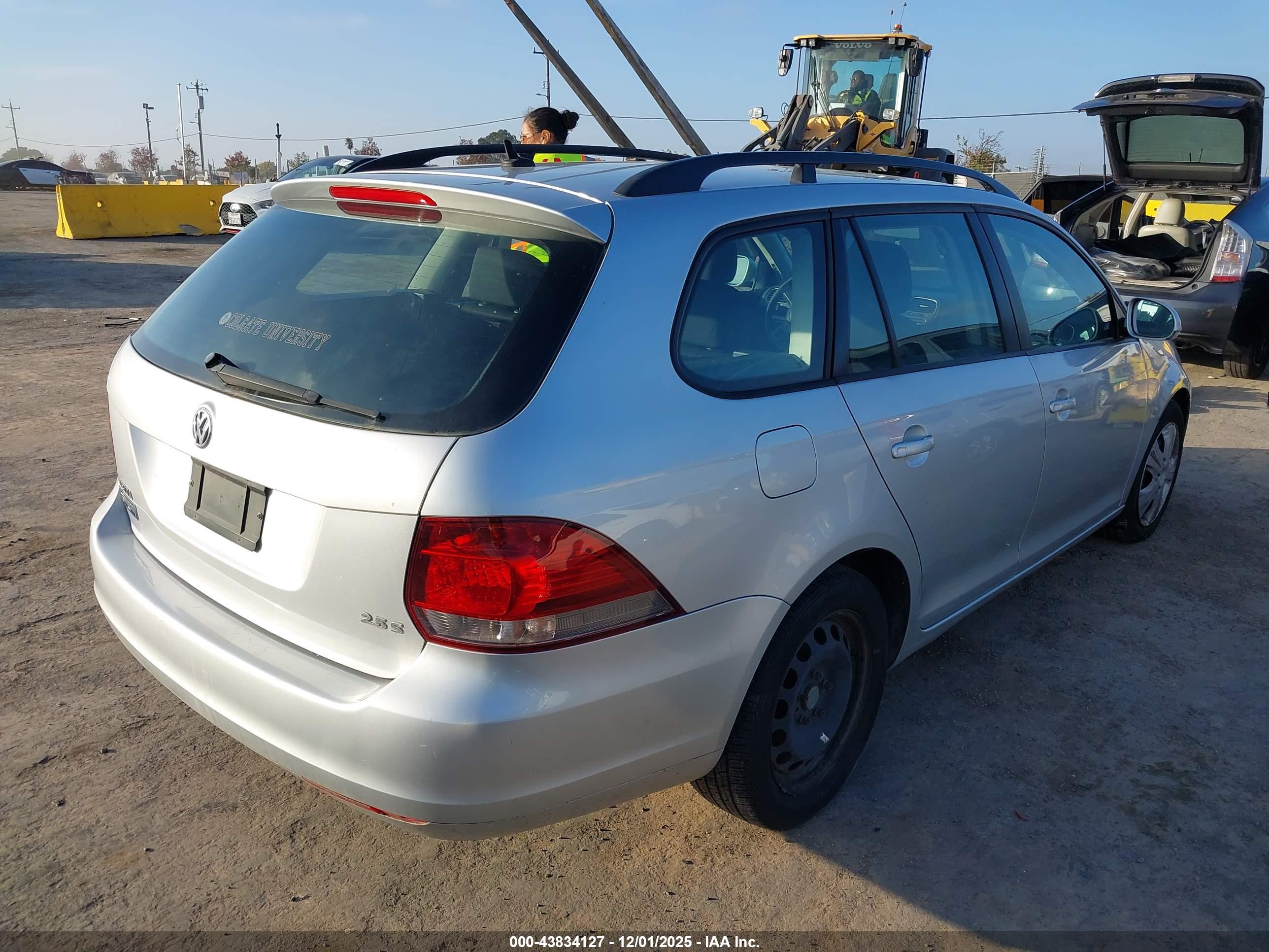 VOLKSWAGEN JETTA image 4