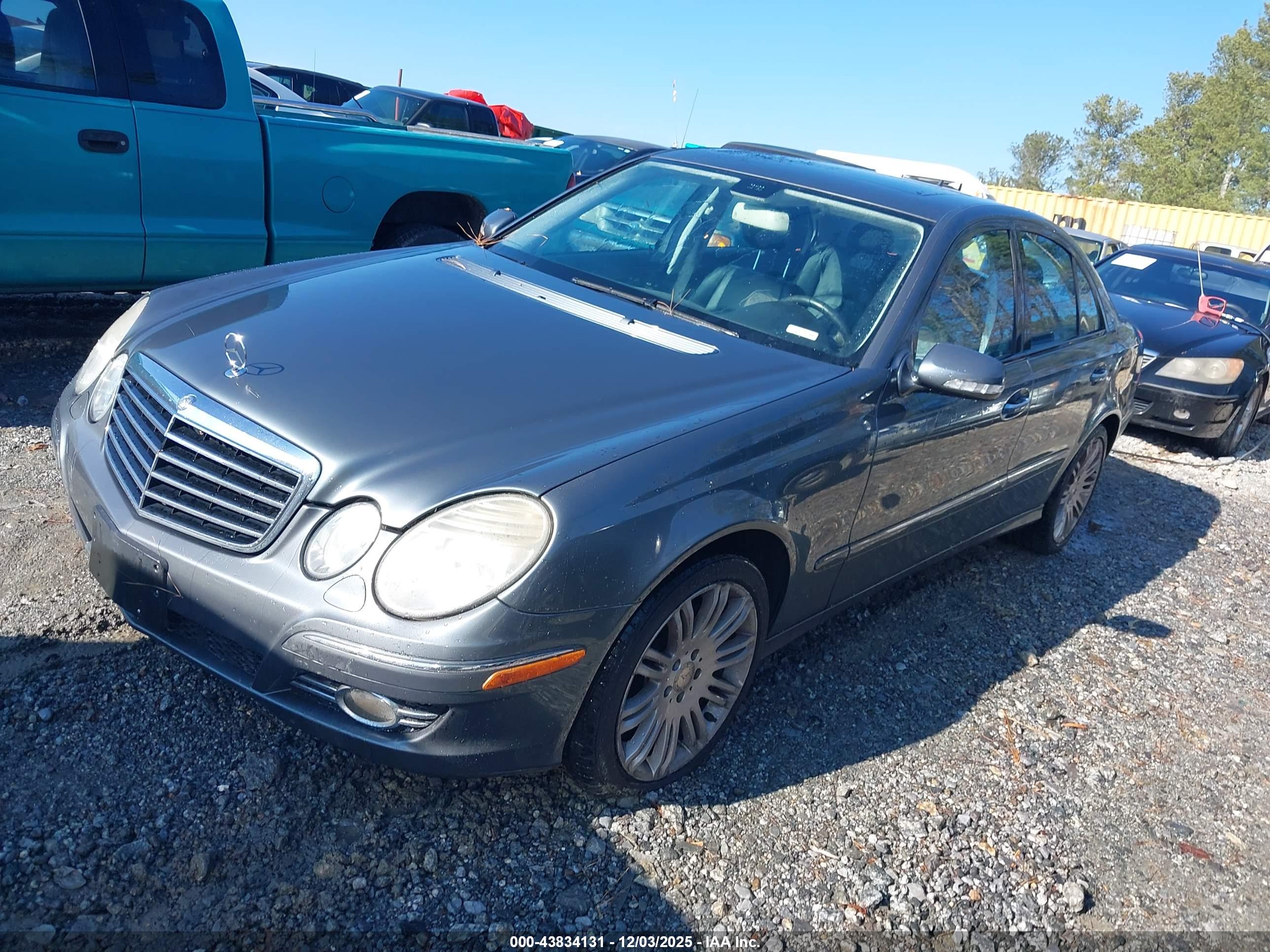 MERCEDES-BENZ E image 2