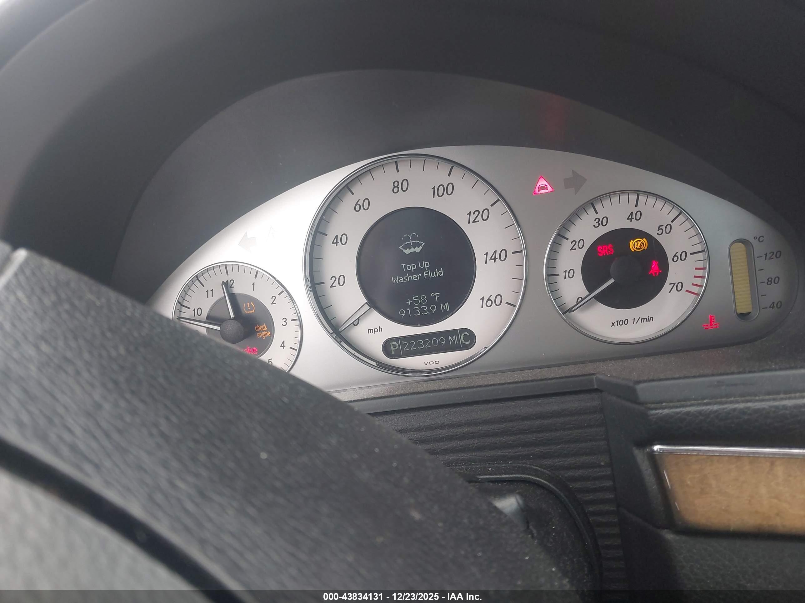MERCEDES-BENZ E image 7