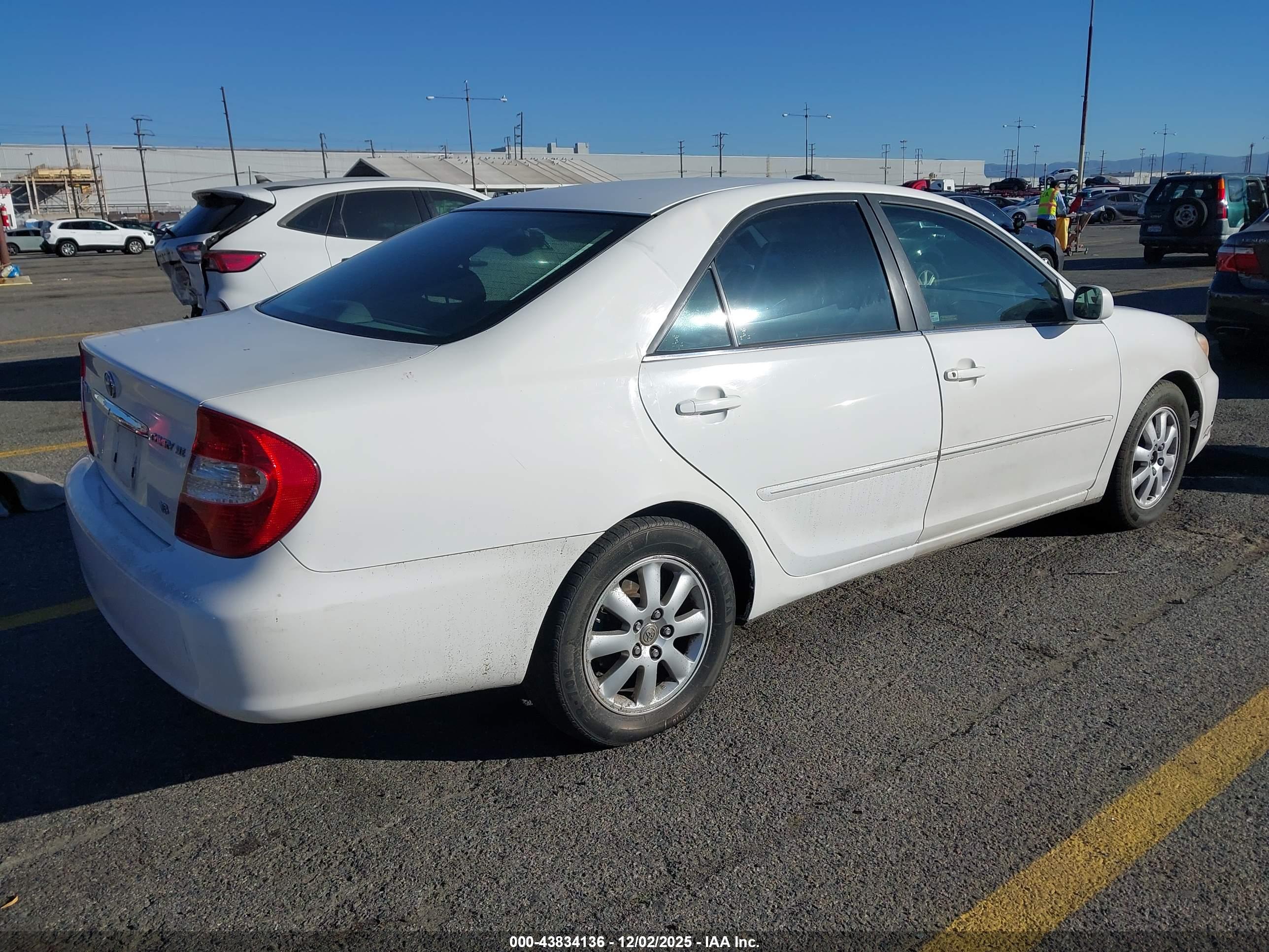 TOYOTA CAMRY image 4