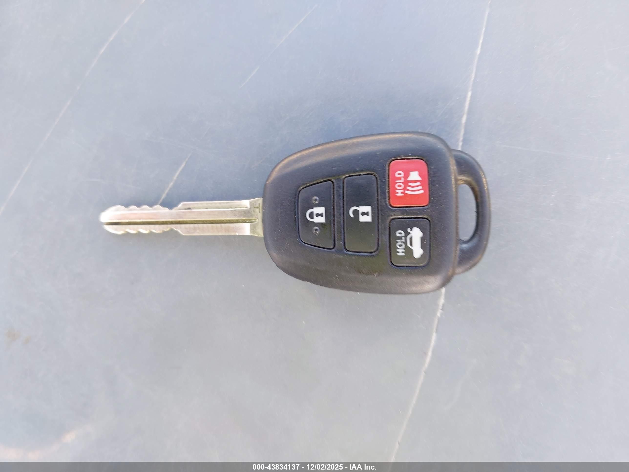 TOYOTA COROLLA image 11