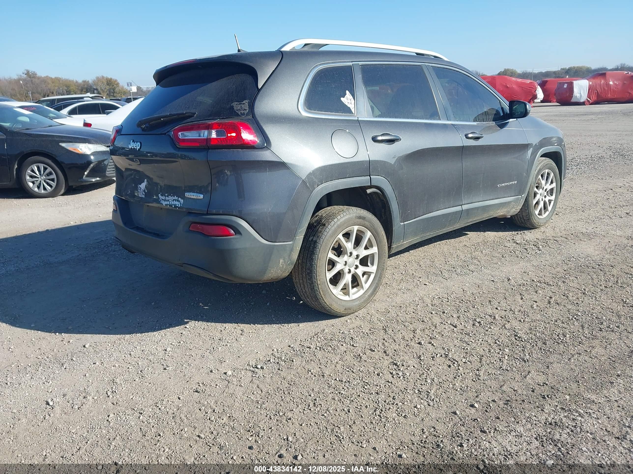 JEEP CHEROKEE image 4