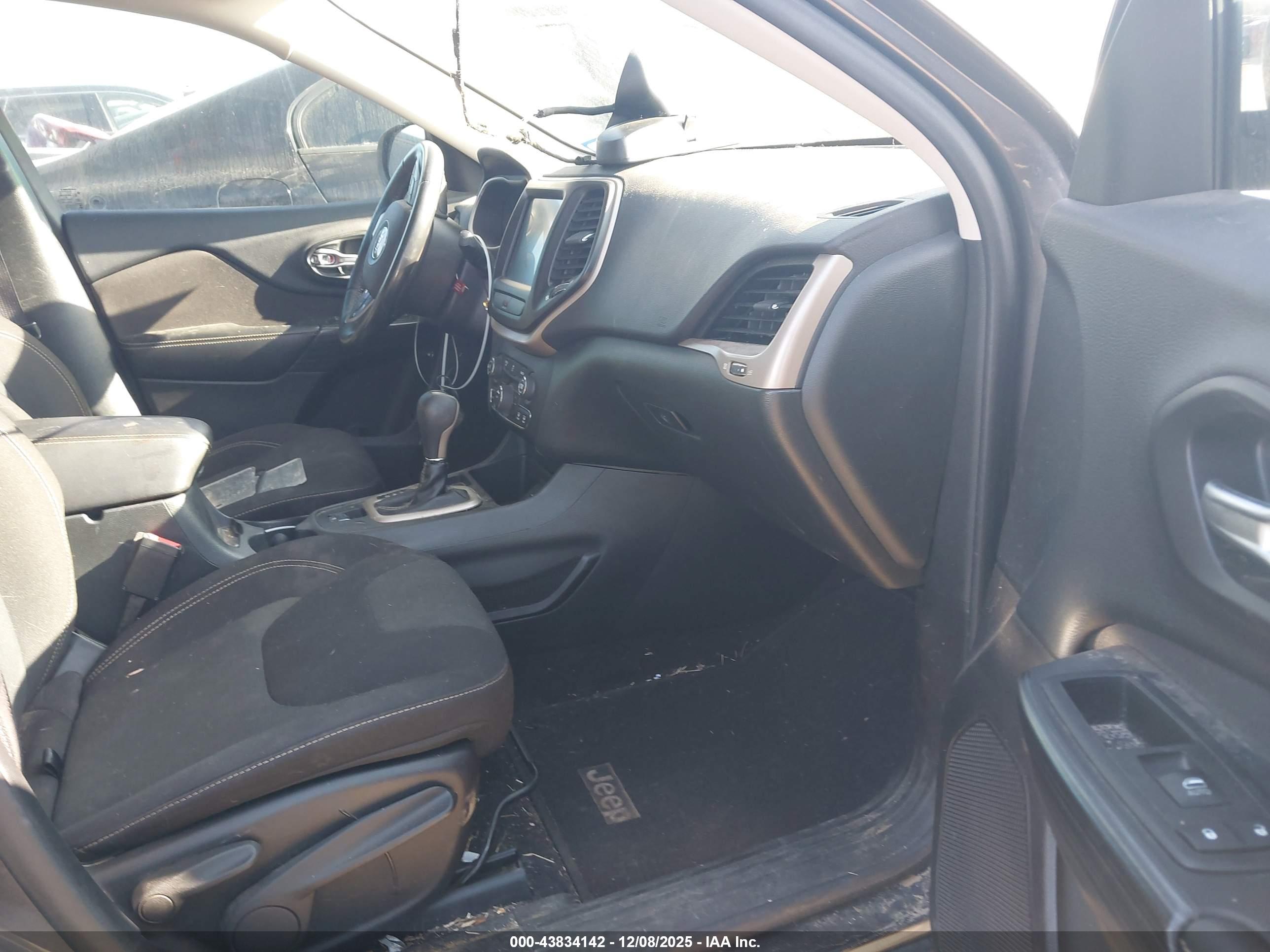JEEP CHEROKEE image 5