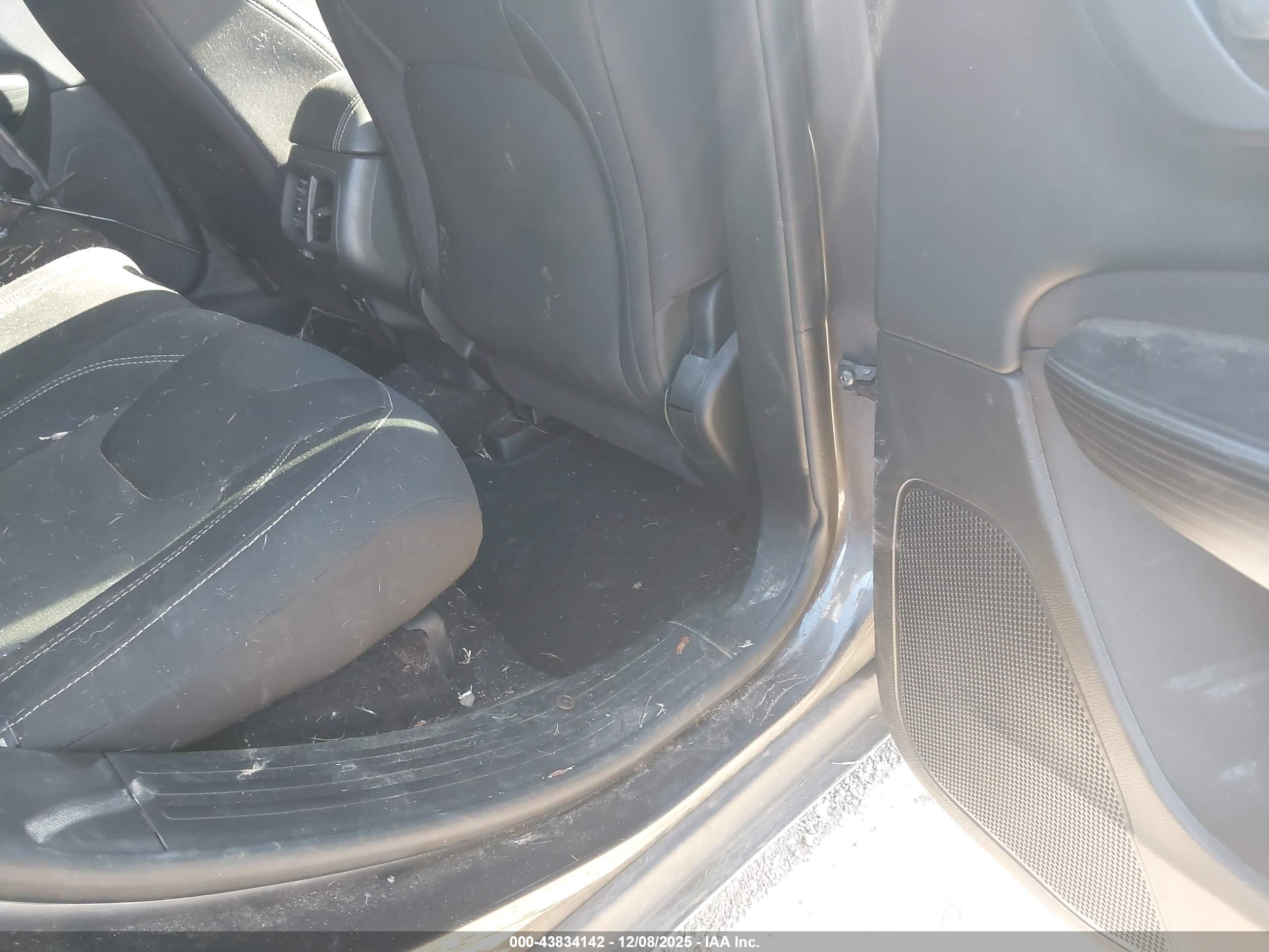 JEEP CHEROKEE image 8