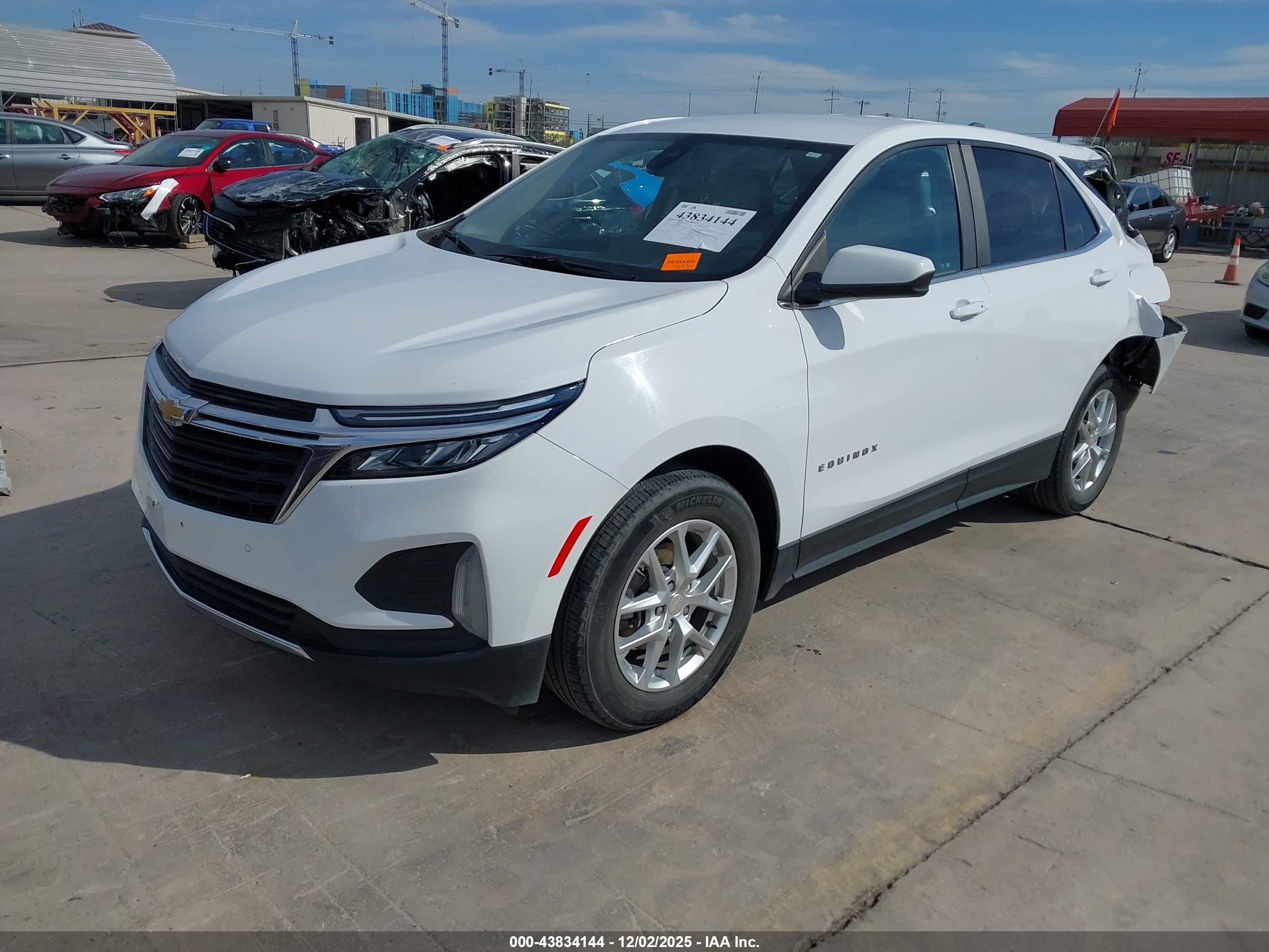 CHEVROLET EQUINOX image 2