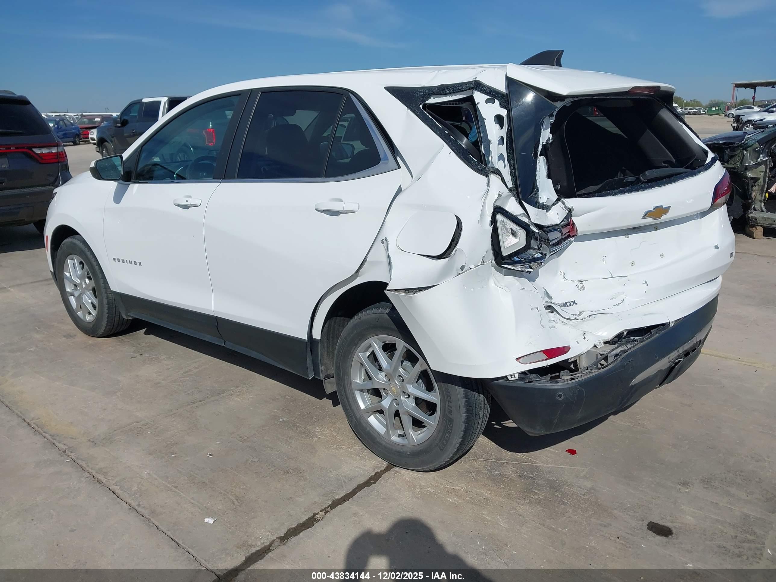CHEVROLET EQUINOX image 3