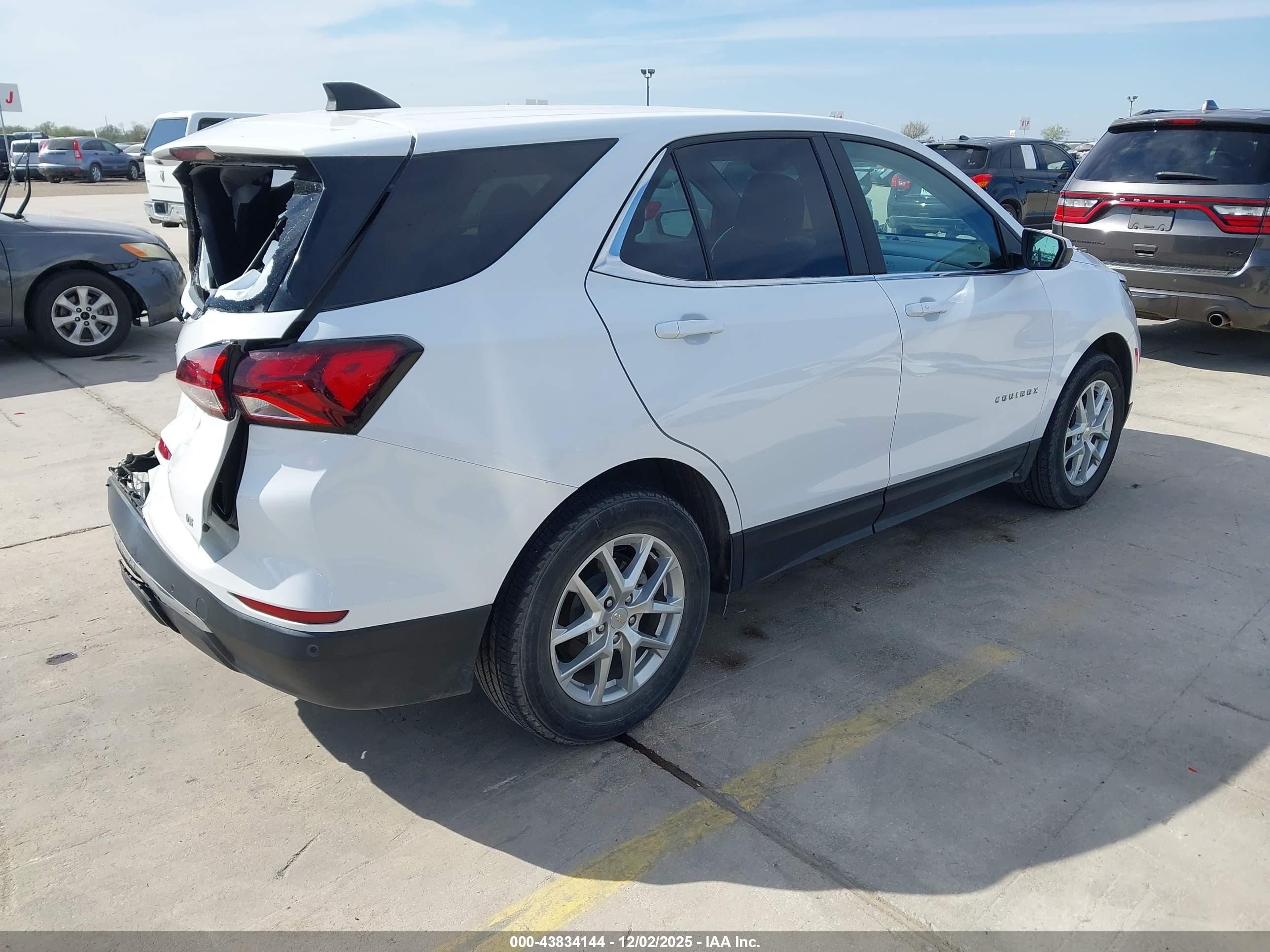 CHEVROLET EQUINOX image 4