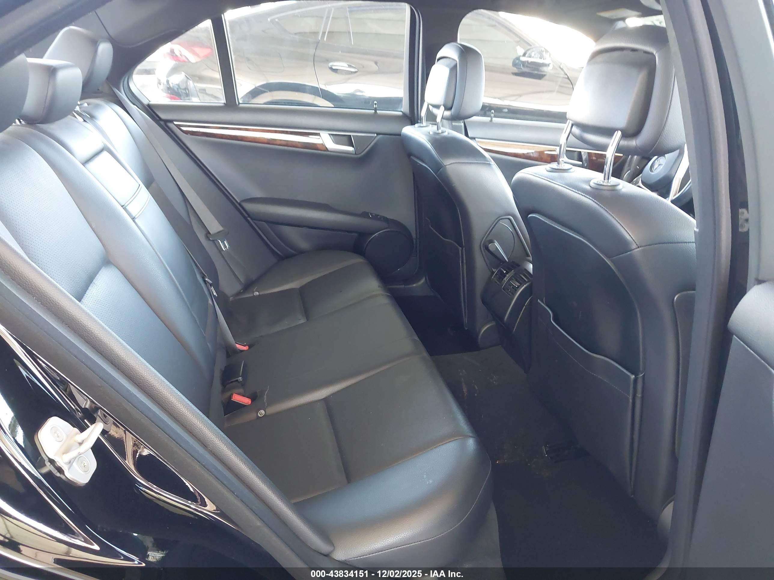 MERCEDES-BENZ C image 8
