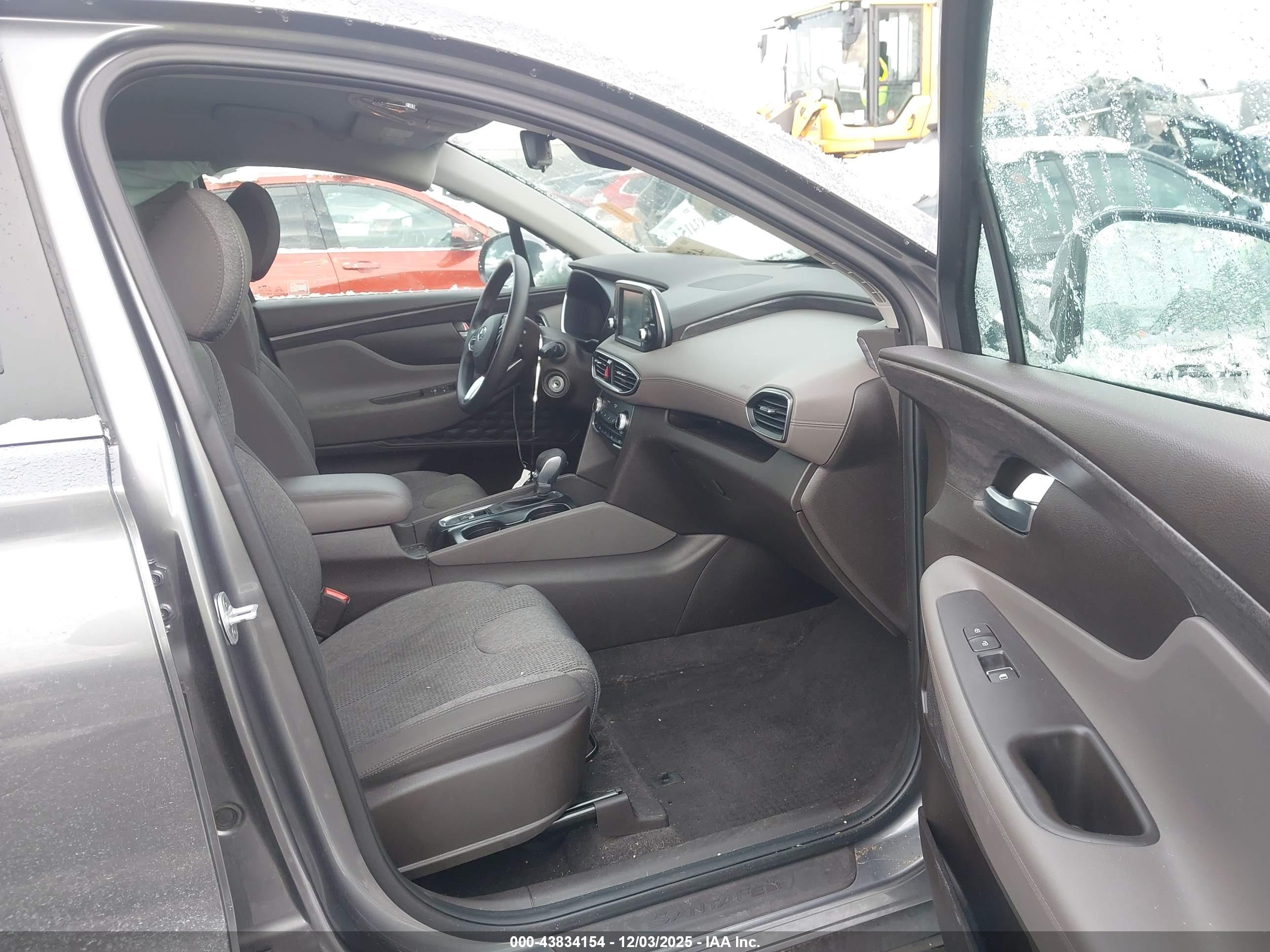 HYUNDAI SANTA image 5