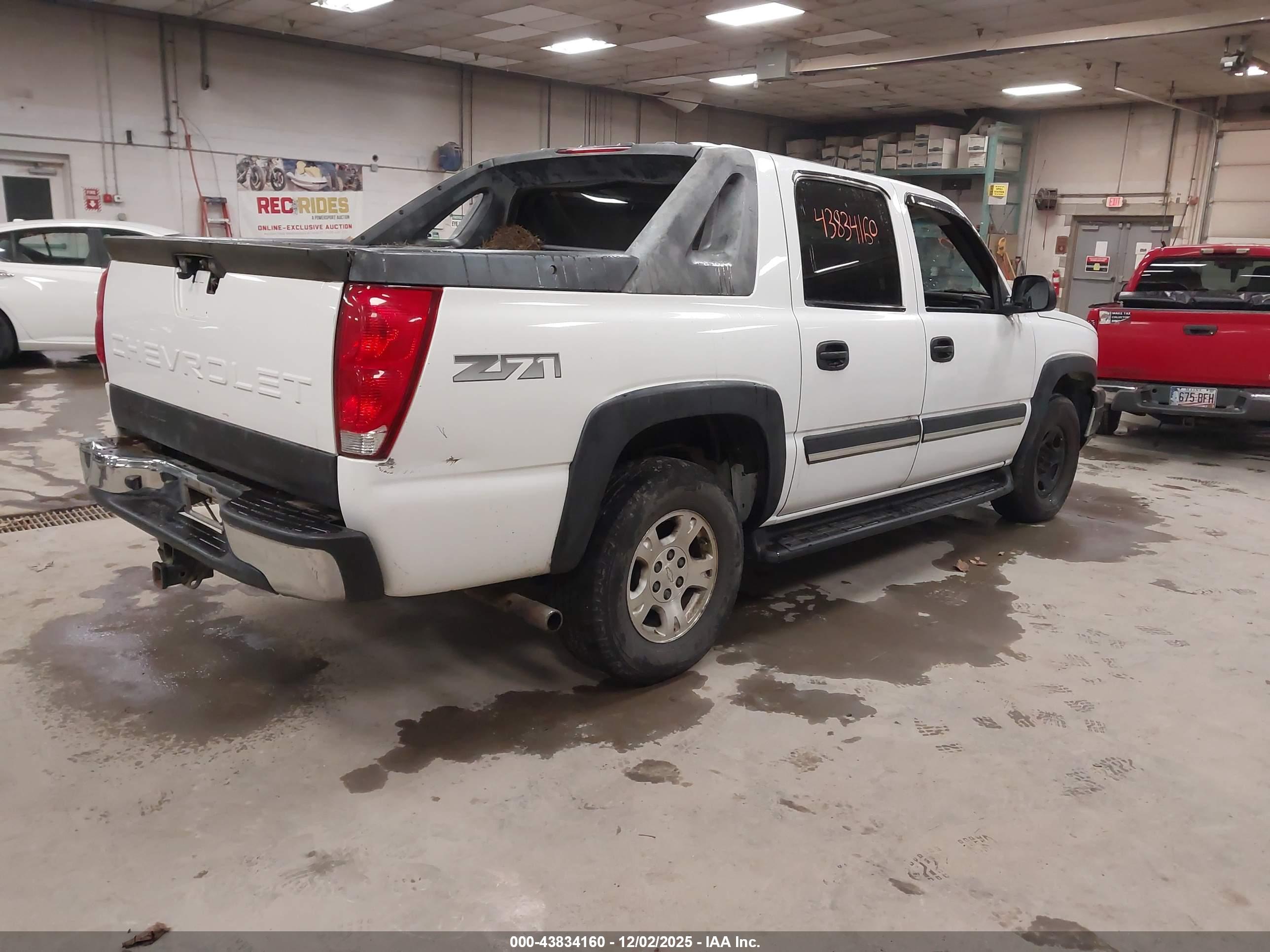 CHEVROLET AVALANCHE image 4
