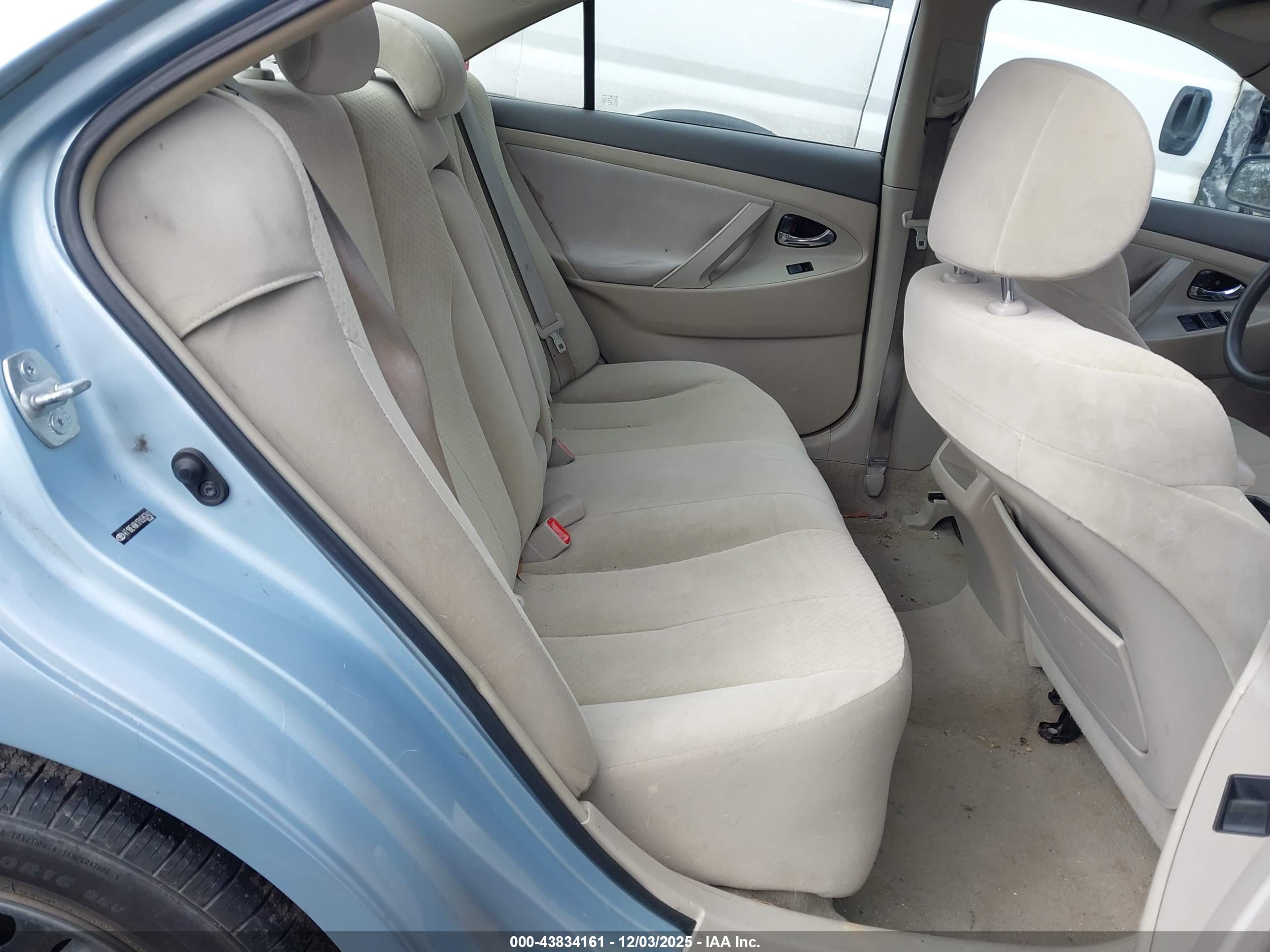 TOYOTA CAMRY image 8
