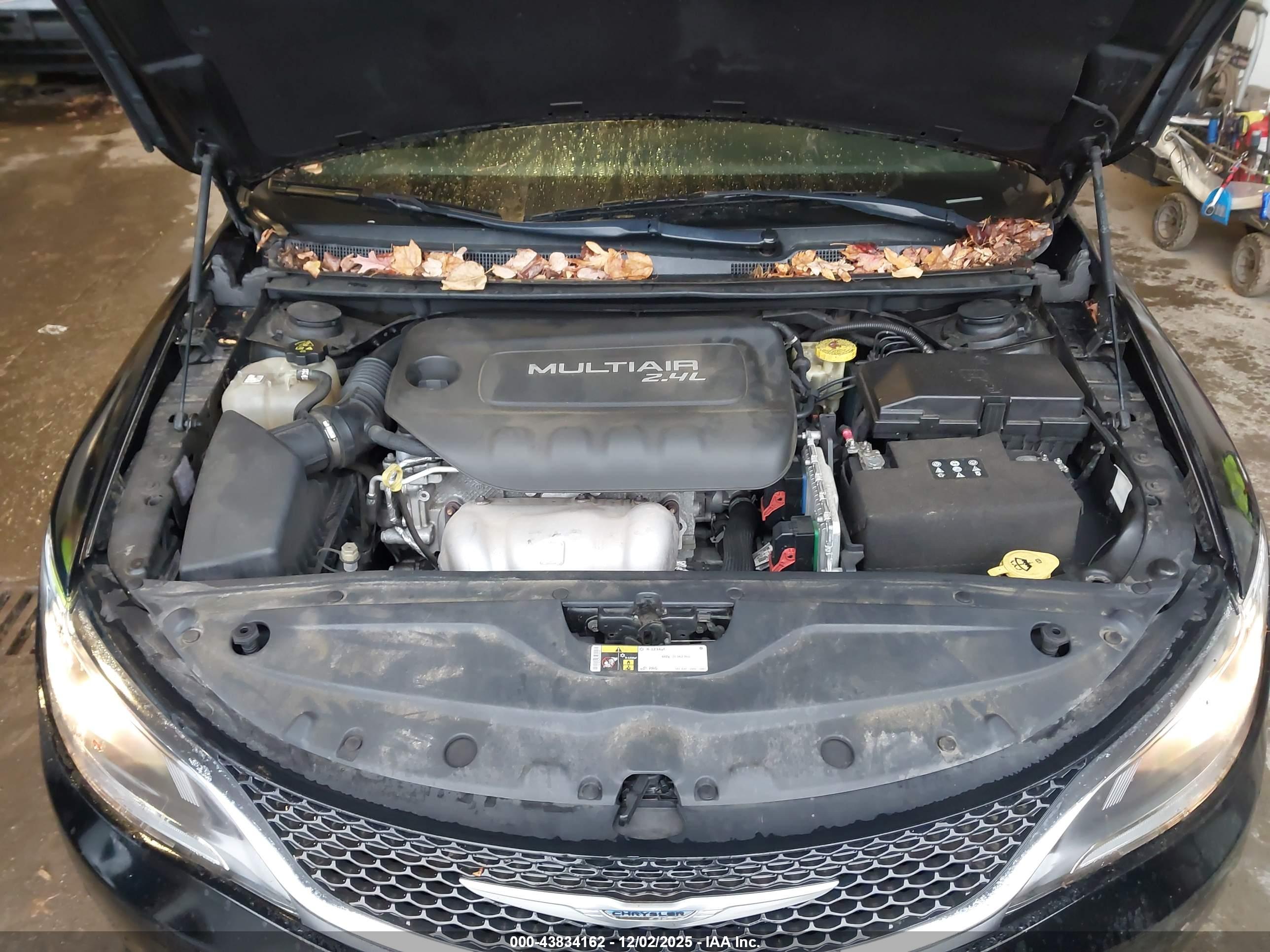 CHRYSLER 200 image 10