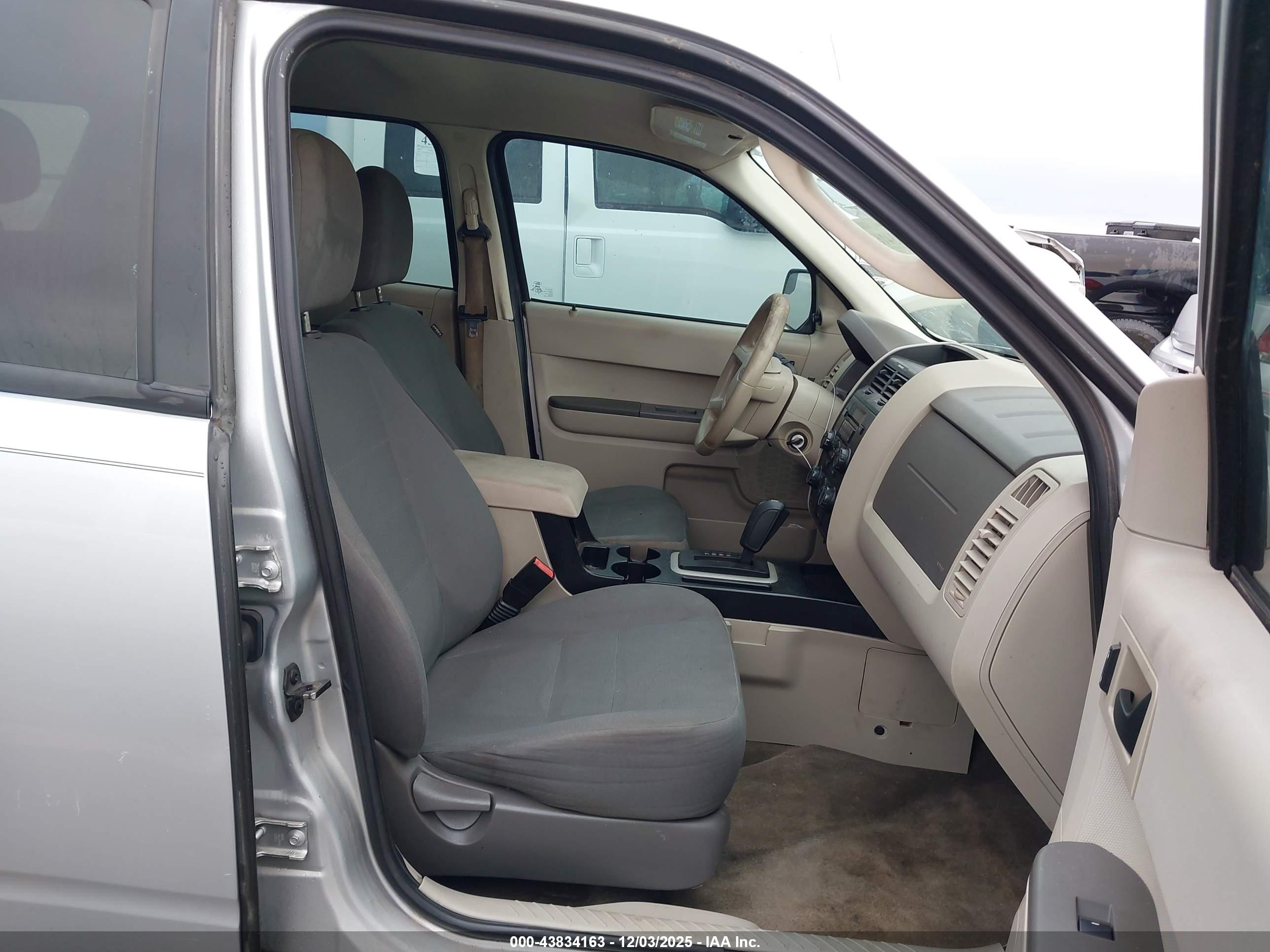 FORD ESCAPE image 5